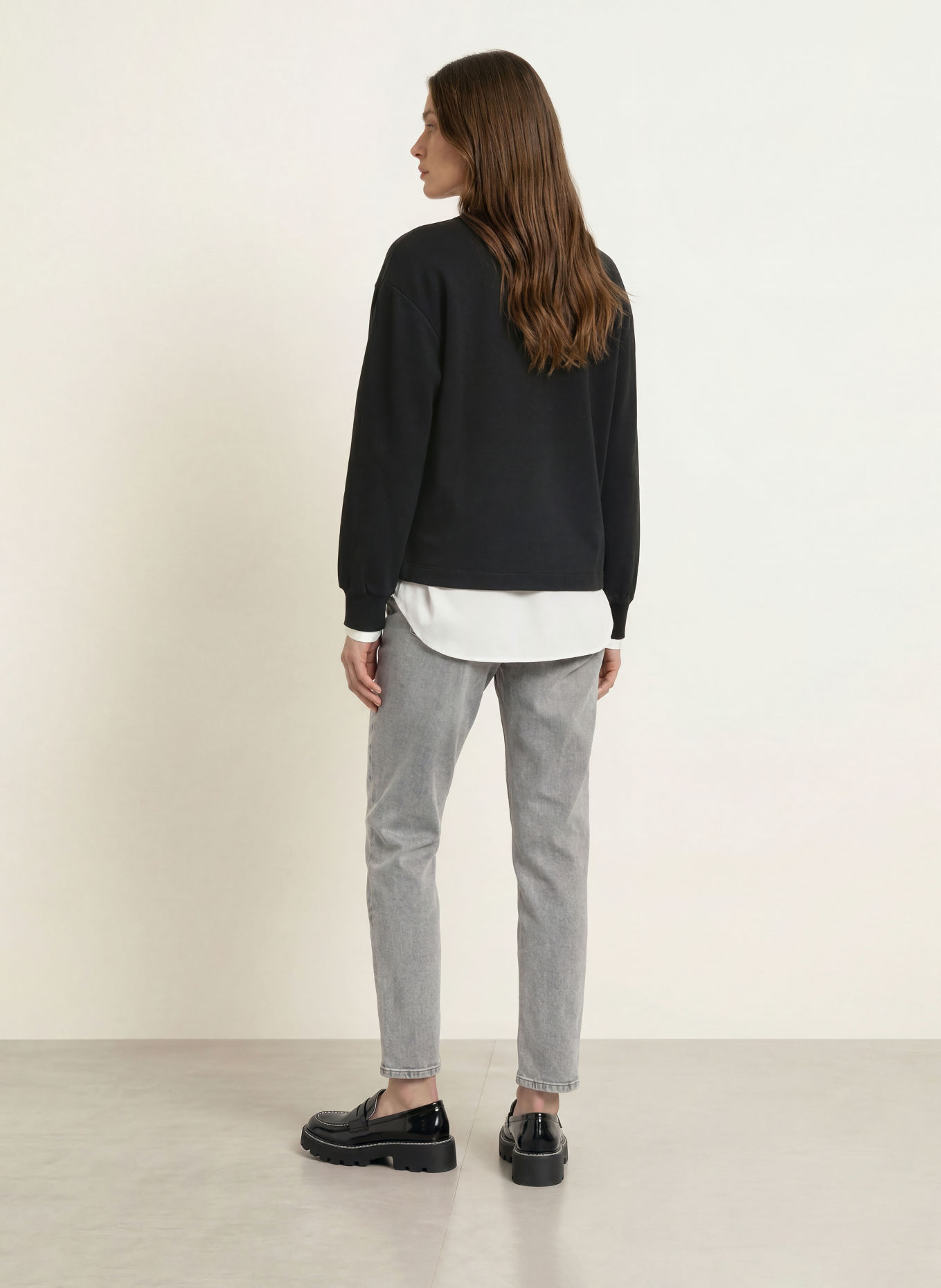 MARC CAIN Sweatshirt with decorative beads: 900 black new