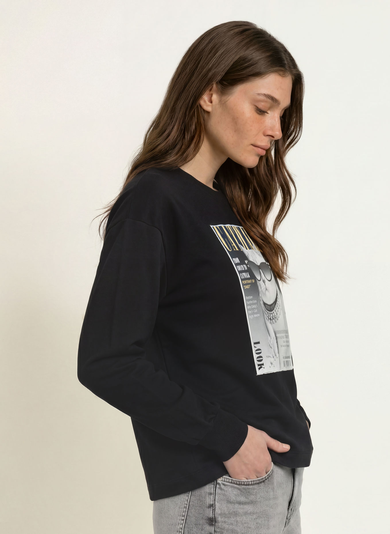 MARC CAIN Sweatshirt with decorative beads: 900 black new