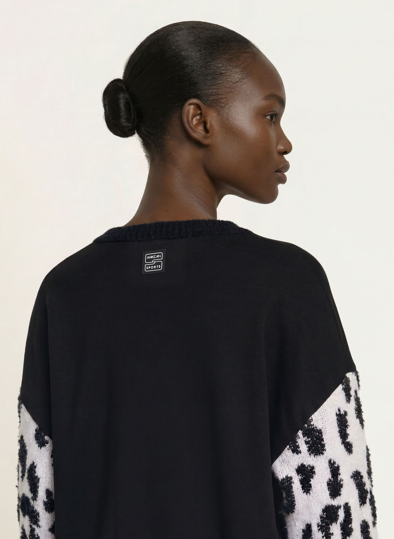 MARC CAIN Tröjor i materialblandning med alpacka: 910 black and white