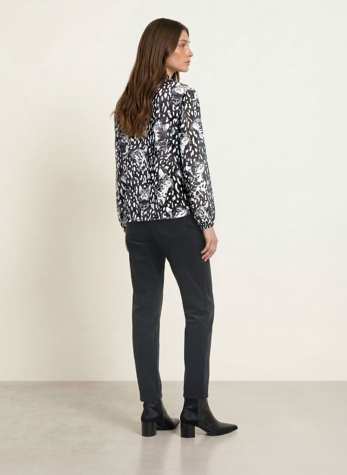 MARC CAIN Blusenshirt mit Rüschen: 900 black new