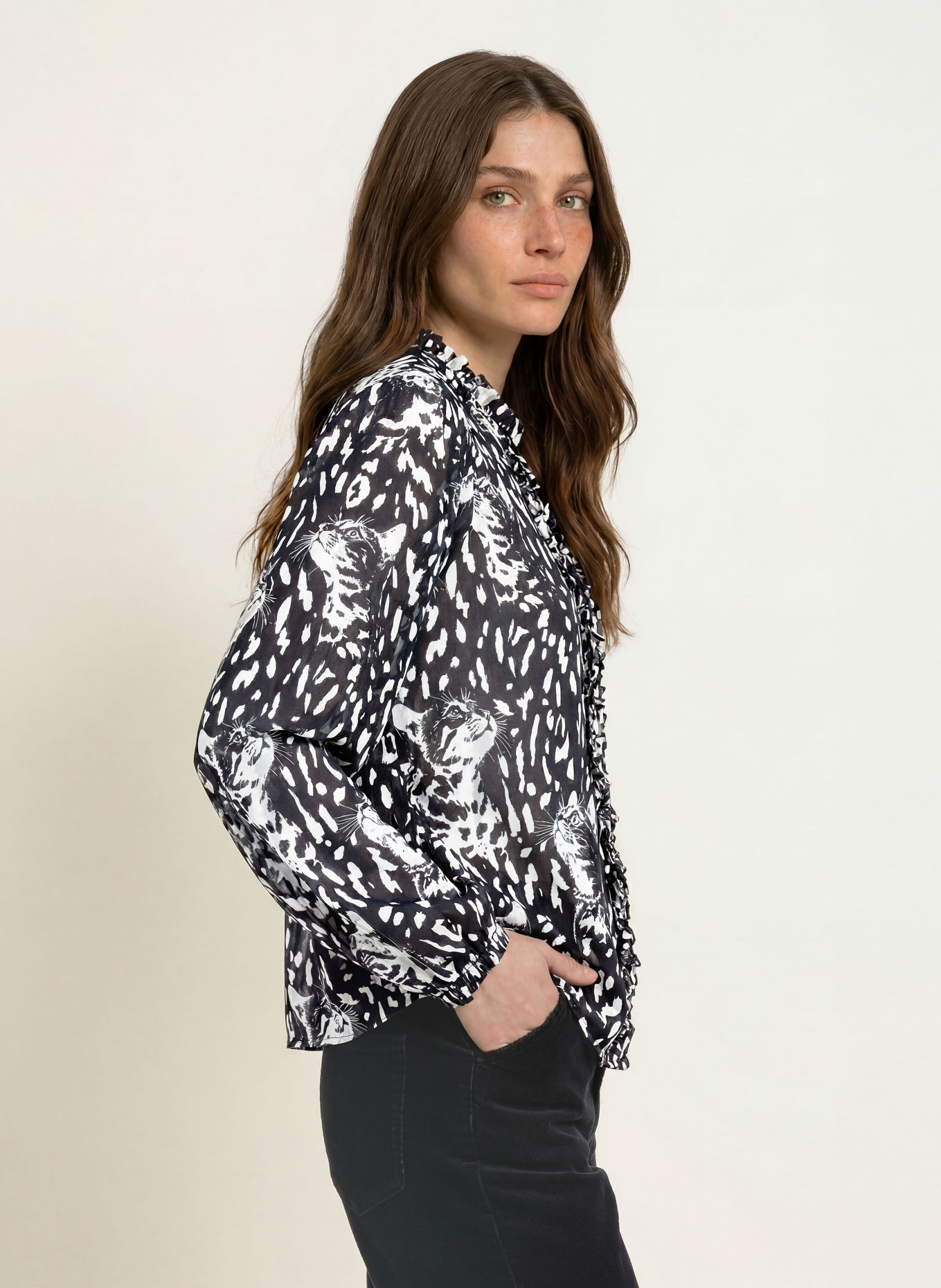 MARC CAIN Blusenshirt mit Rüschen: 900 black new