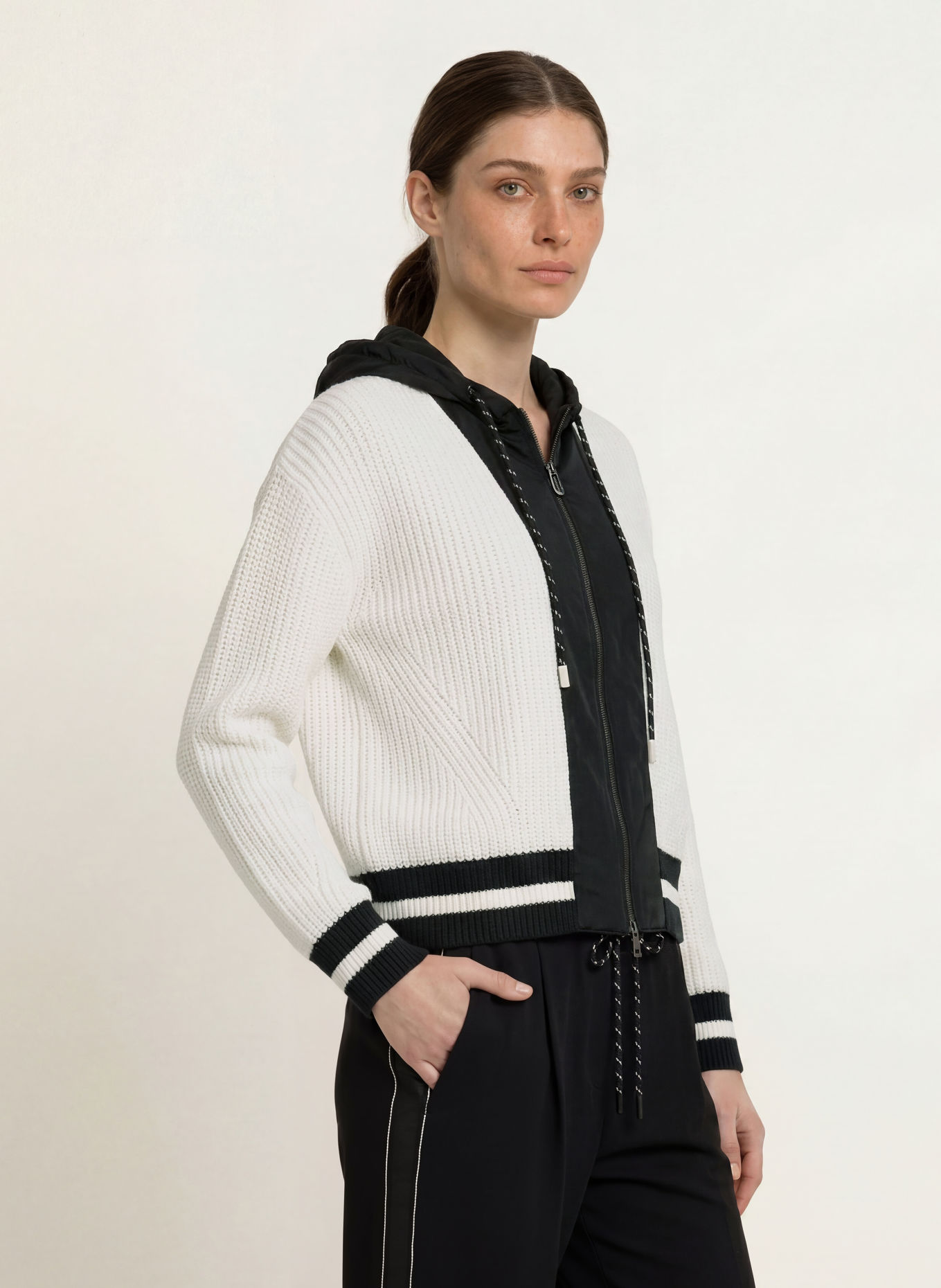 MARC CAIN Vest van verschillende materialen: 190 white and black