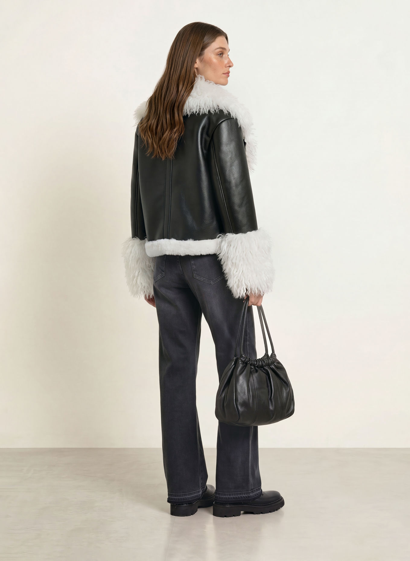 MARC CAIN Veste aspect cuir avec fourrure synthétique: 900 black new