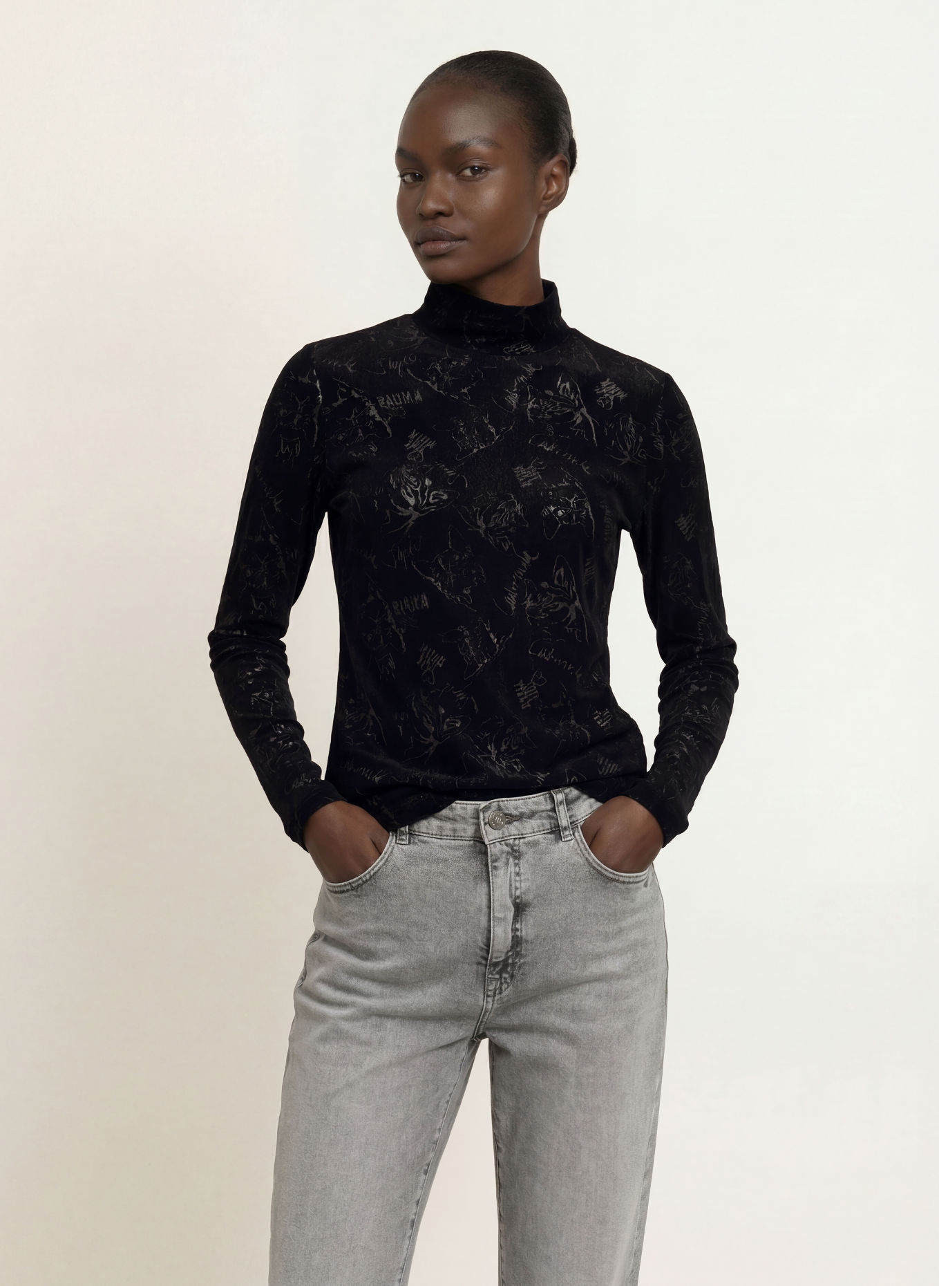 MARC CAIN Haut à manches longues en velours: 900 black new