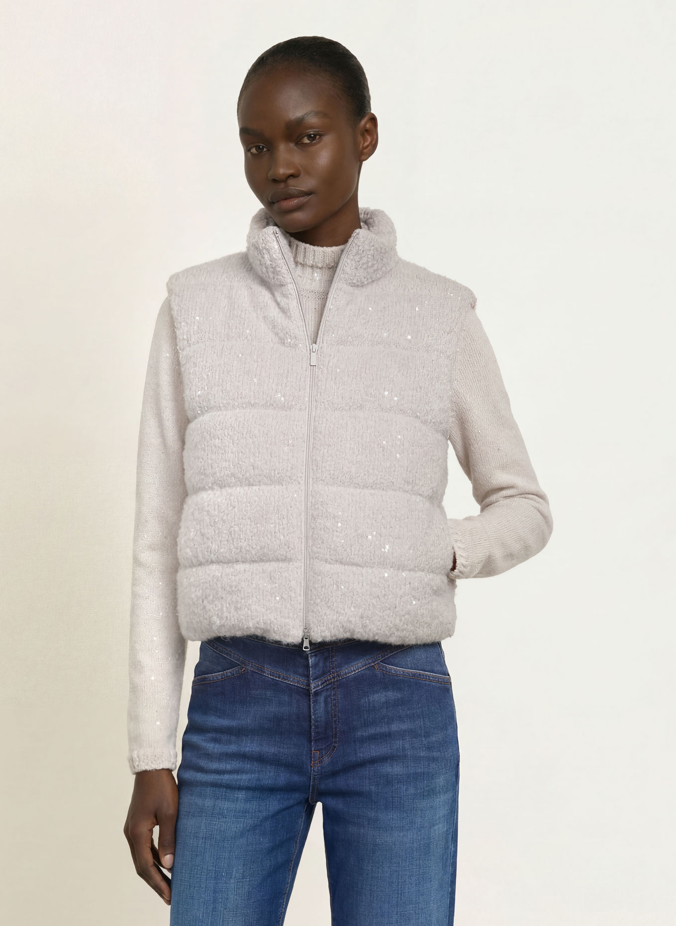 MARC CAIN Gewatteerd vest met pailletten: 802 nimbus cloud