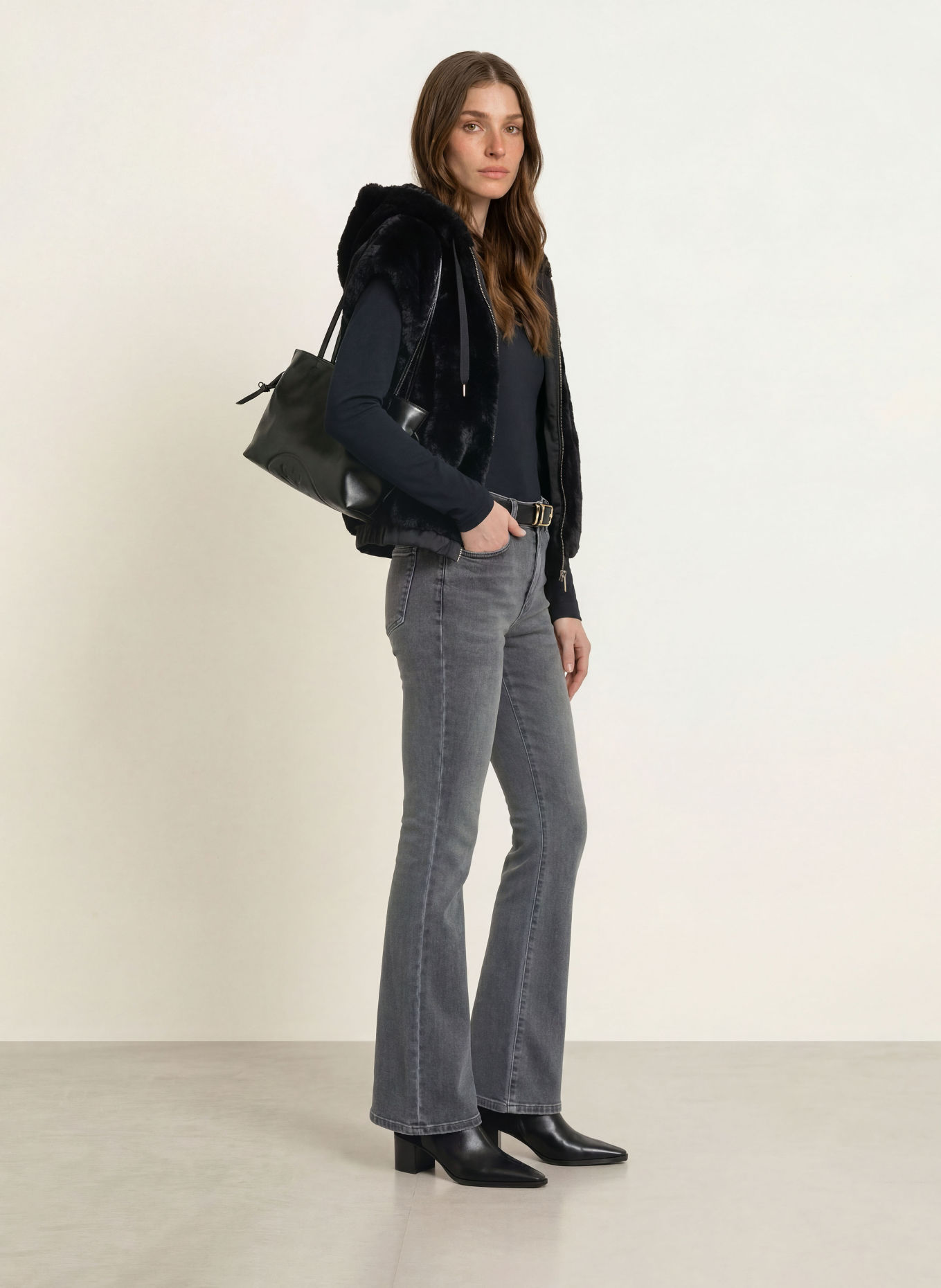 MARC CAIN Flared jeans FRENDA: 880 anthrazit