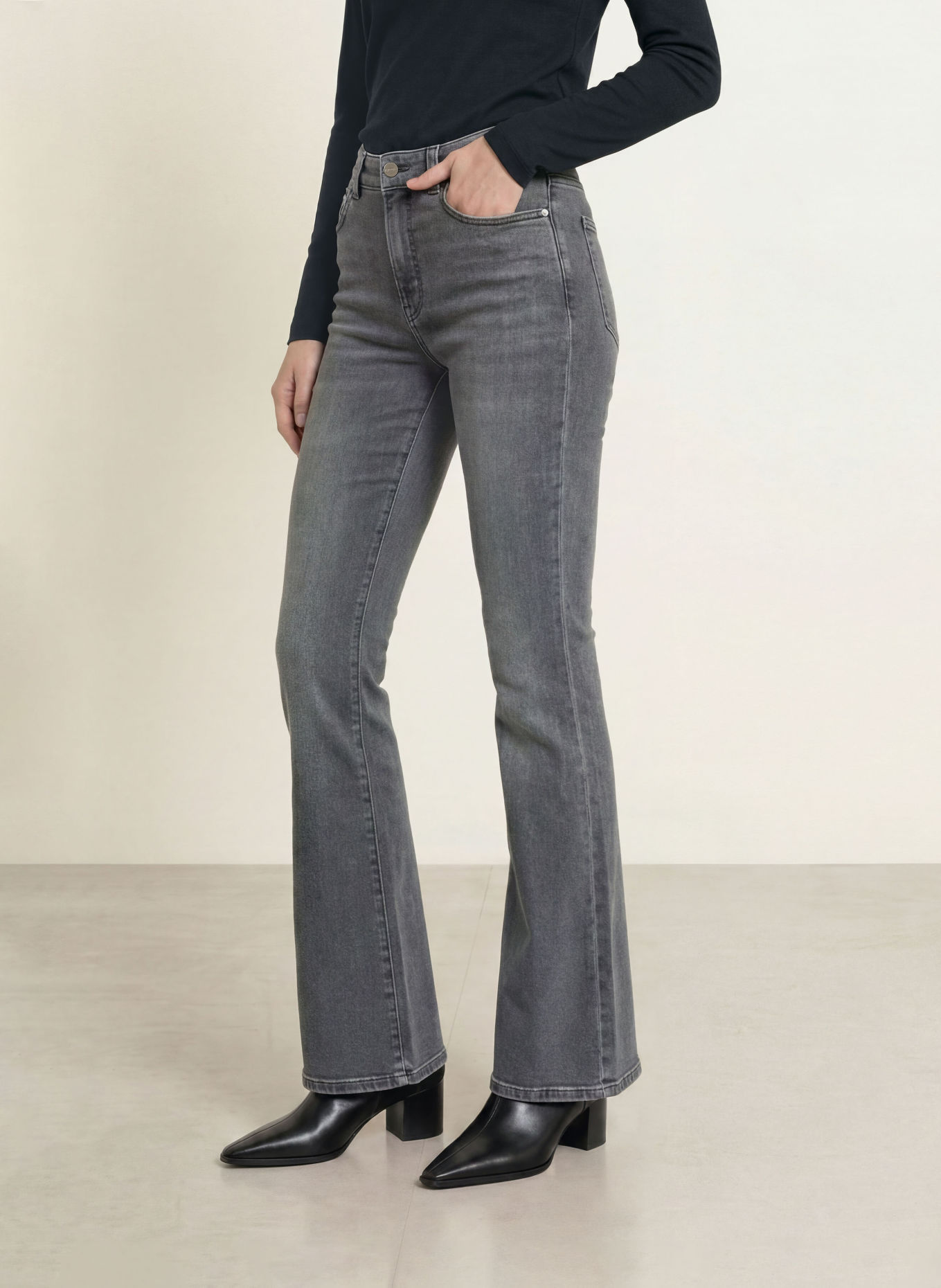 MARC CAIN Flared jeans FRENDA: 880 anthrazit