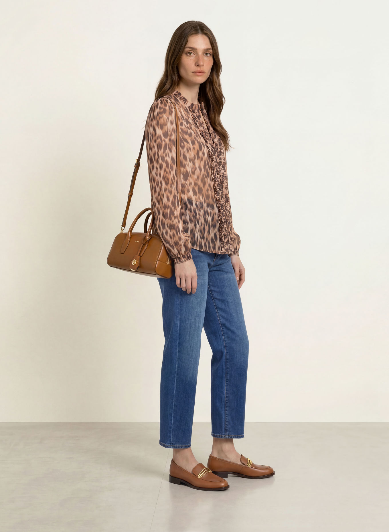 MARC CAIN Bluzka koszulowa z falbankami: 697 seal brown