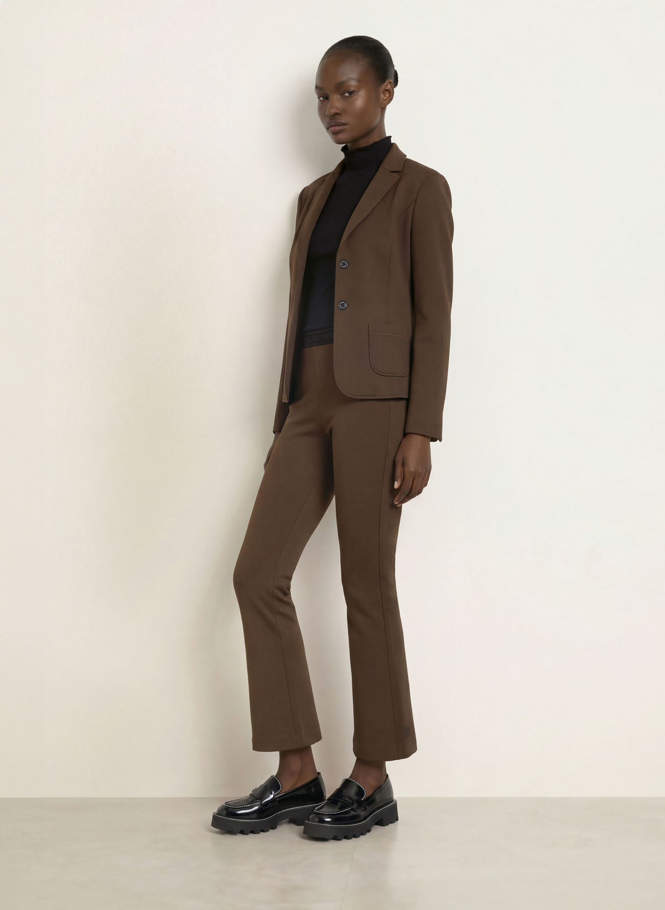 MARC CAIN Bootcut broek FREDERICA: 699 dark wood
