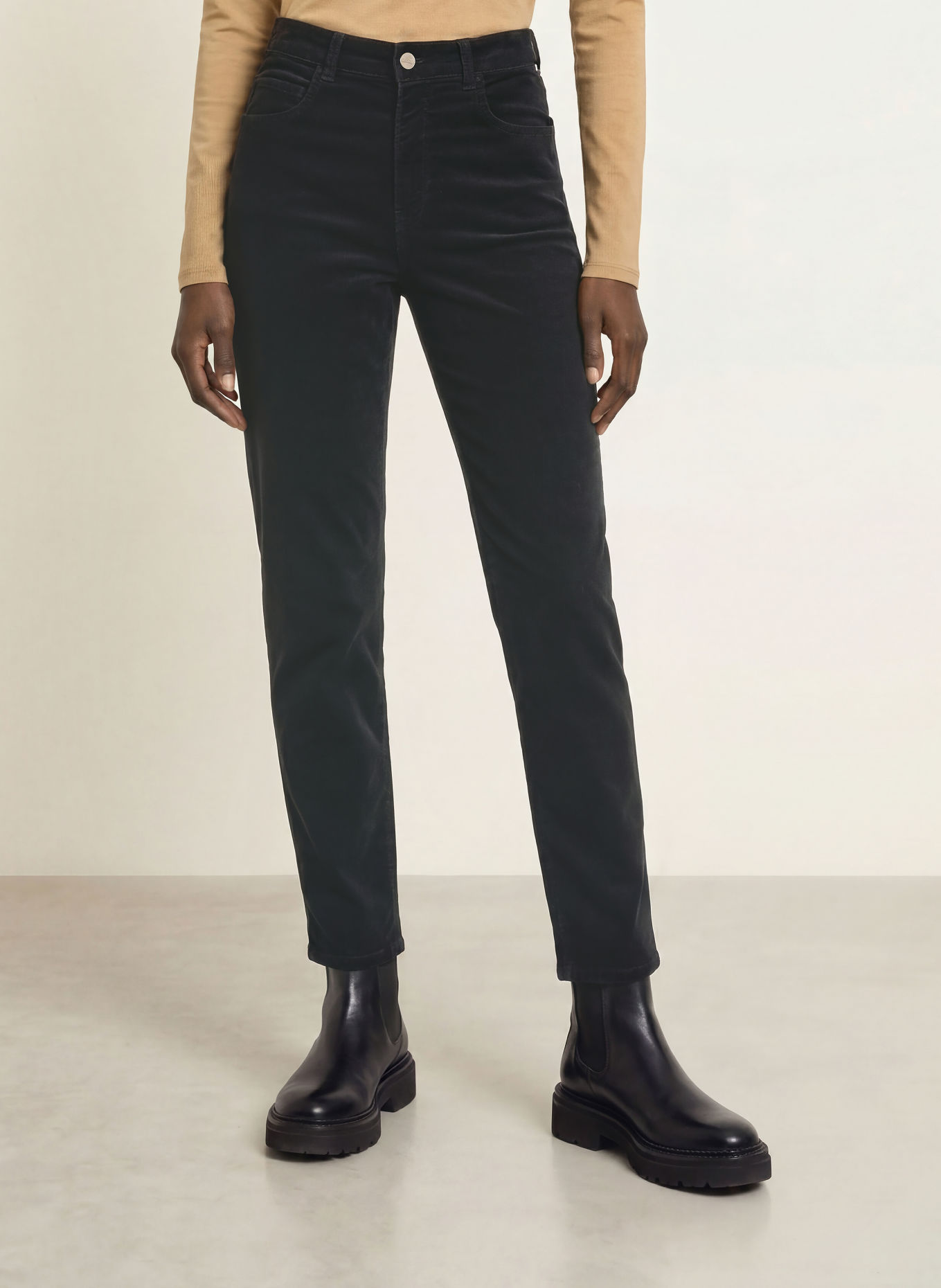 MARC CAIN FEURA Cord Pants: 900 black new