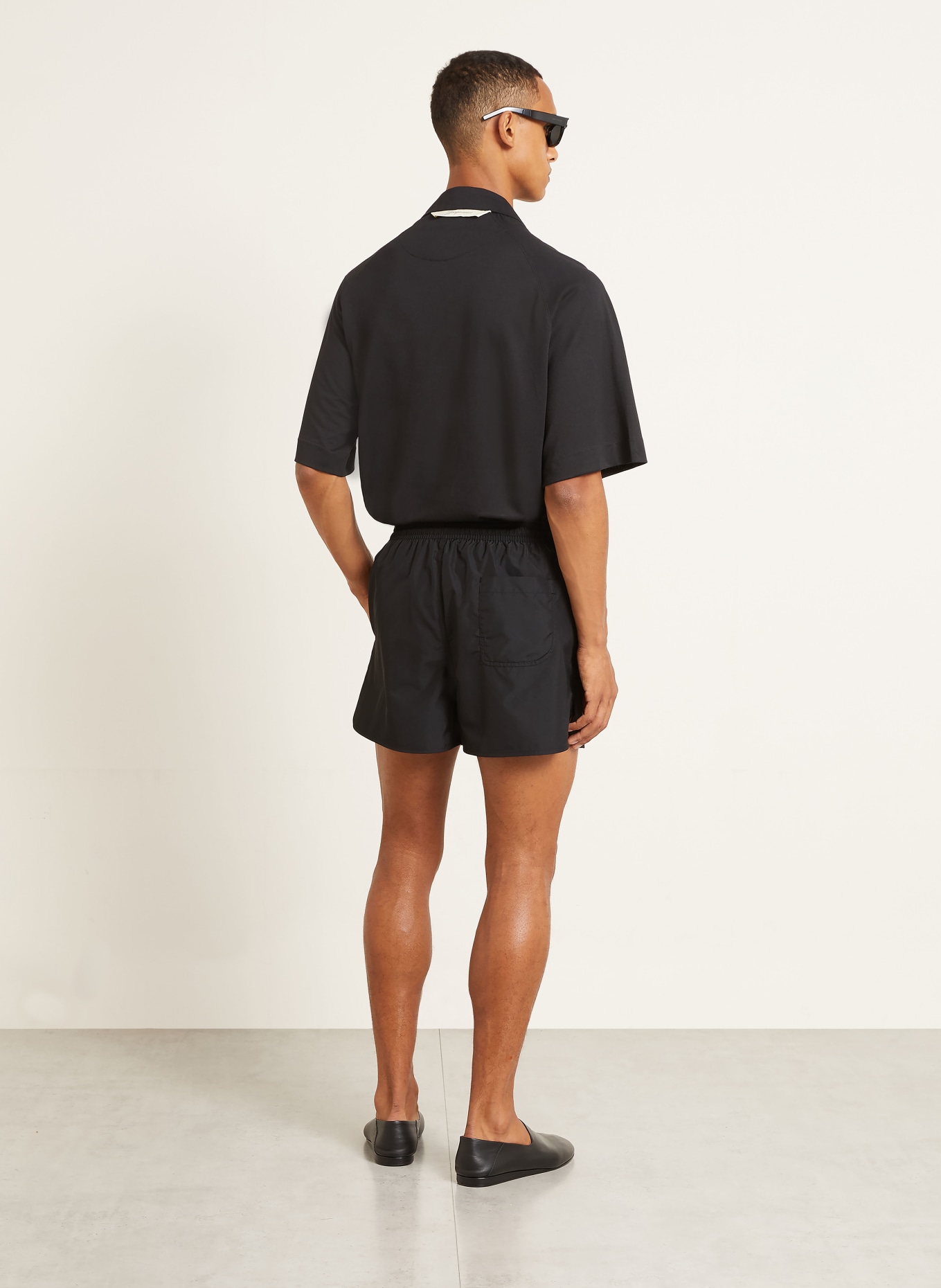 JACQUEMUS Koupací šortky LE SHORT DE BAIN PUNTINI: ČERNÁ