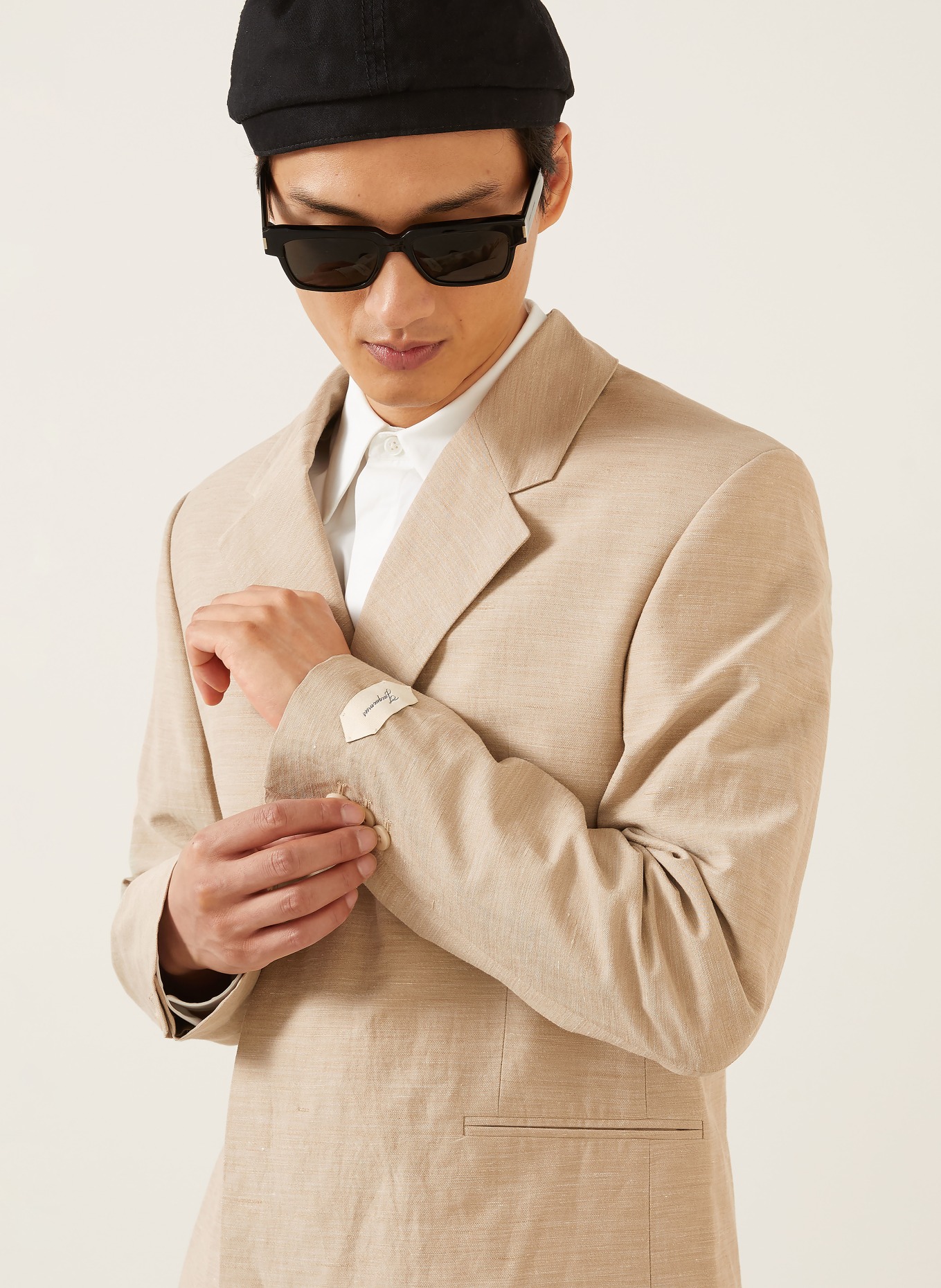 JACQUEMUS Colbert LA VESTE MELO met linnen: 150 BEIGE