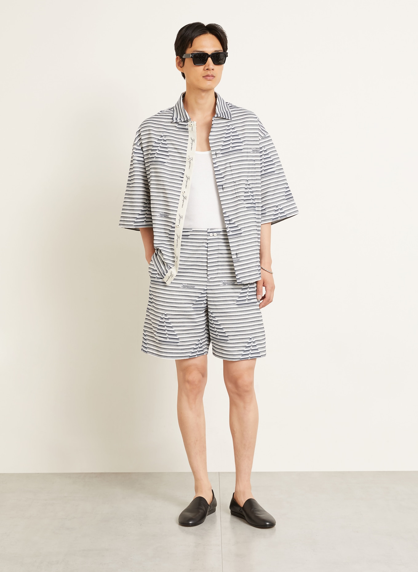 JACQUEMUS Shorts LE SHORT CALECON: WEISS / DUNKELGRAU / DUNKELBLAU