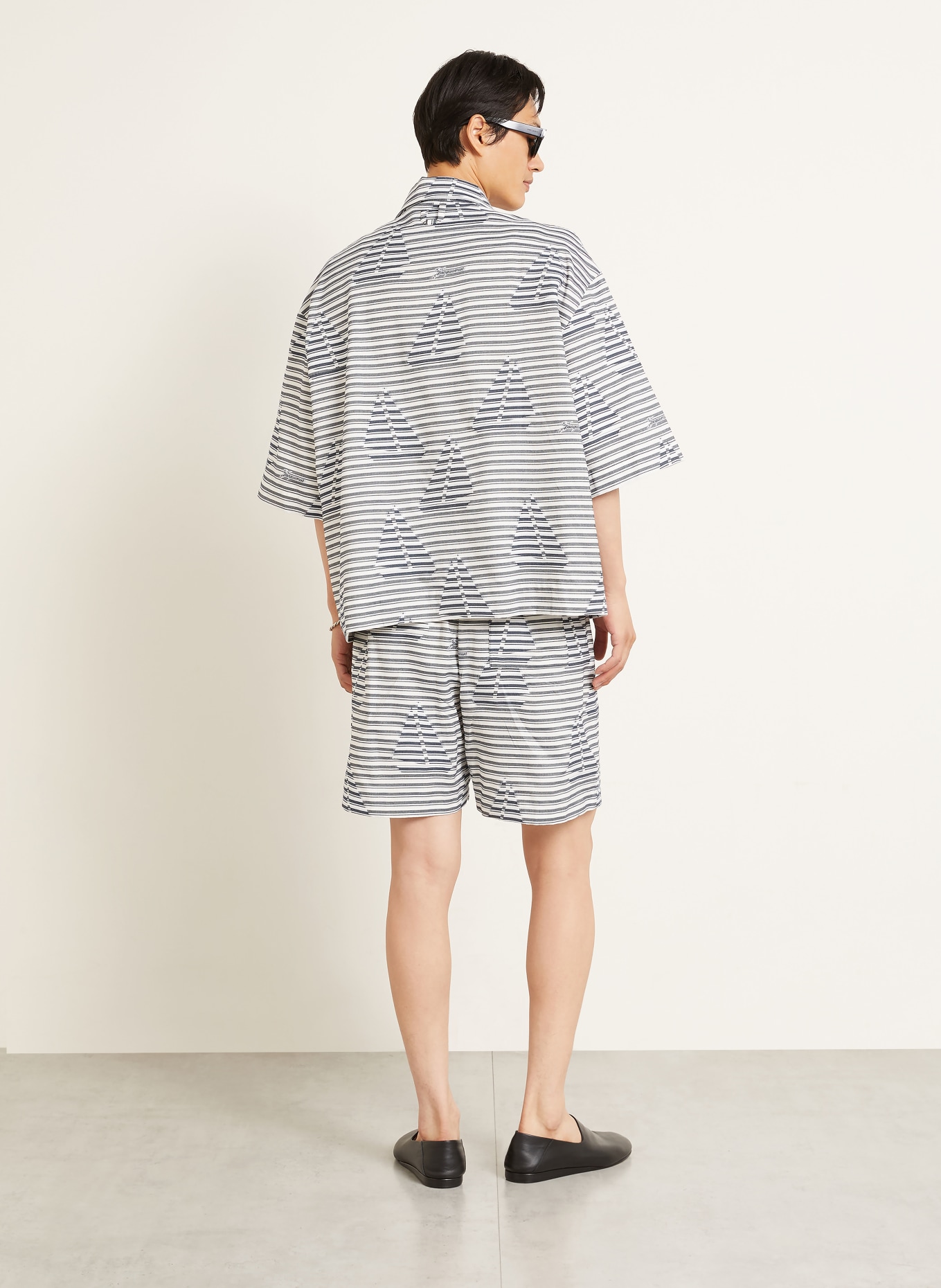 JACQUEMUS Shorts LE SHORT CALECON: WEISS / DUNKELGRAU / DUNKELBLAU