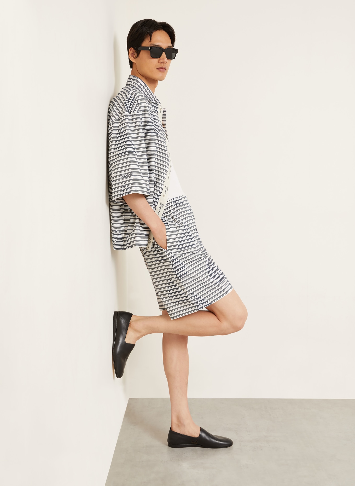 JACQUEMUS Shorts LE SHORT CALECON: WEISS / DUNKELGRAU / DUNKELBLAU