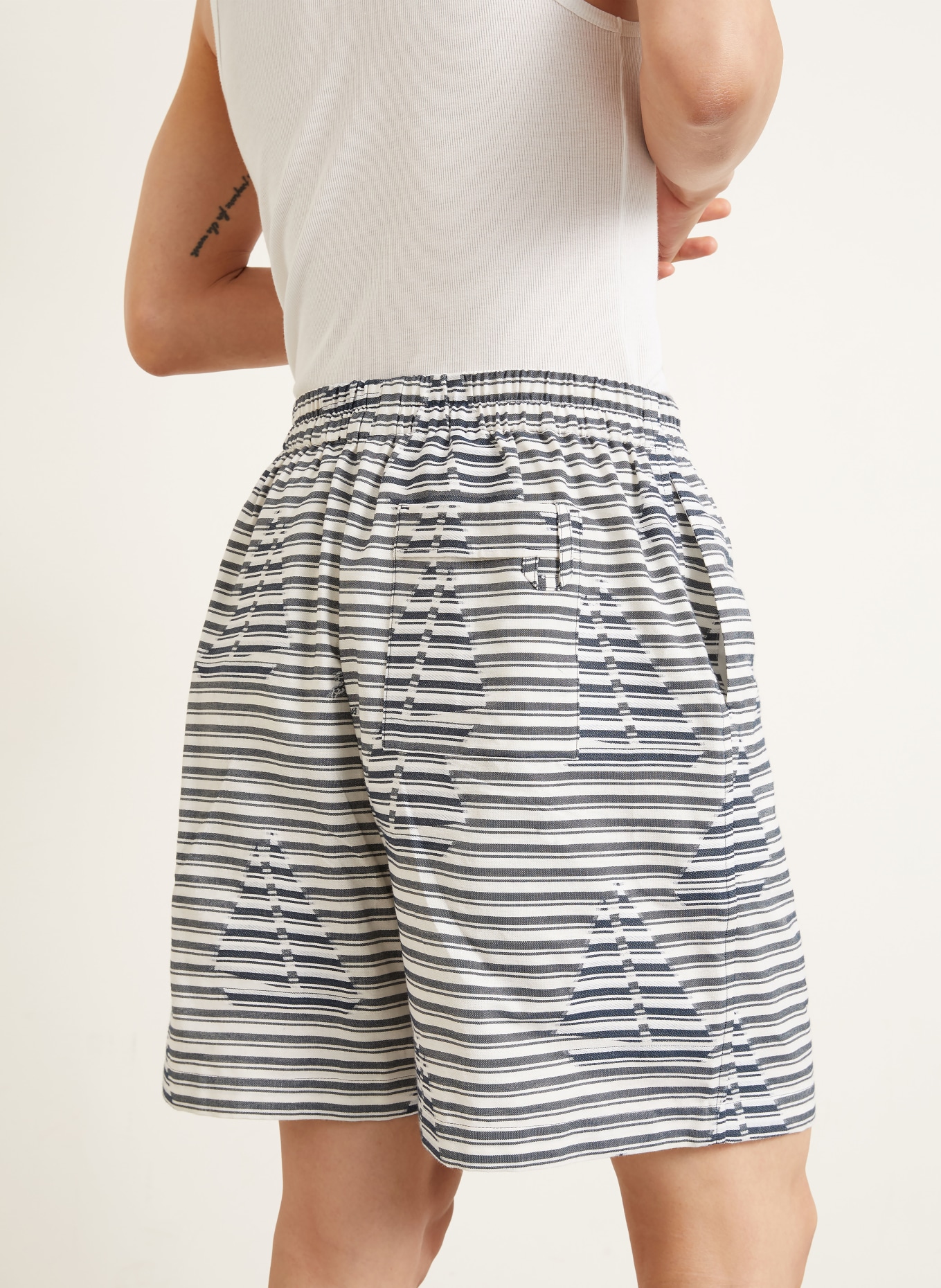 JACQUEMUS Shorts LE SHORT CALECON: WEISS / DUNKELGRAU / DUNKELBLAU