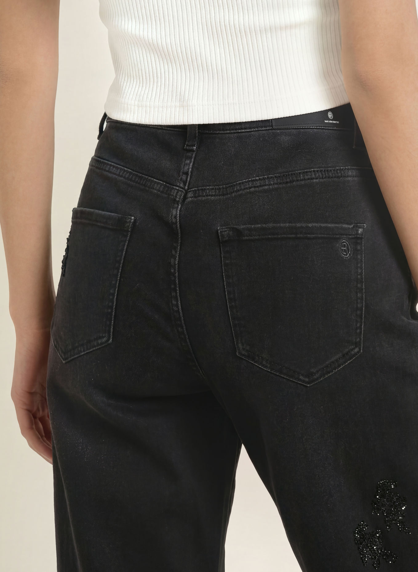 ELIAS RUMELIS Barrel jeans YOANA SPECIAL met sierstenen: 1347 dirty black