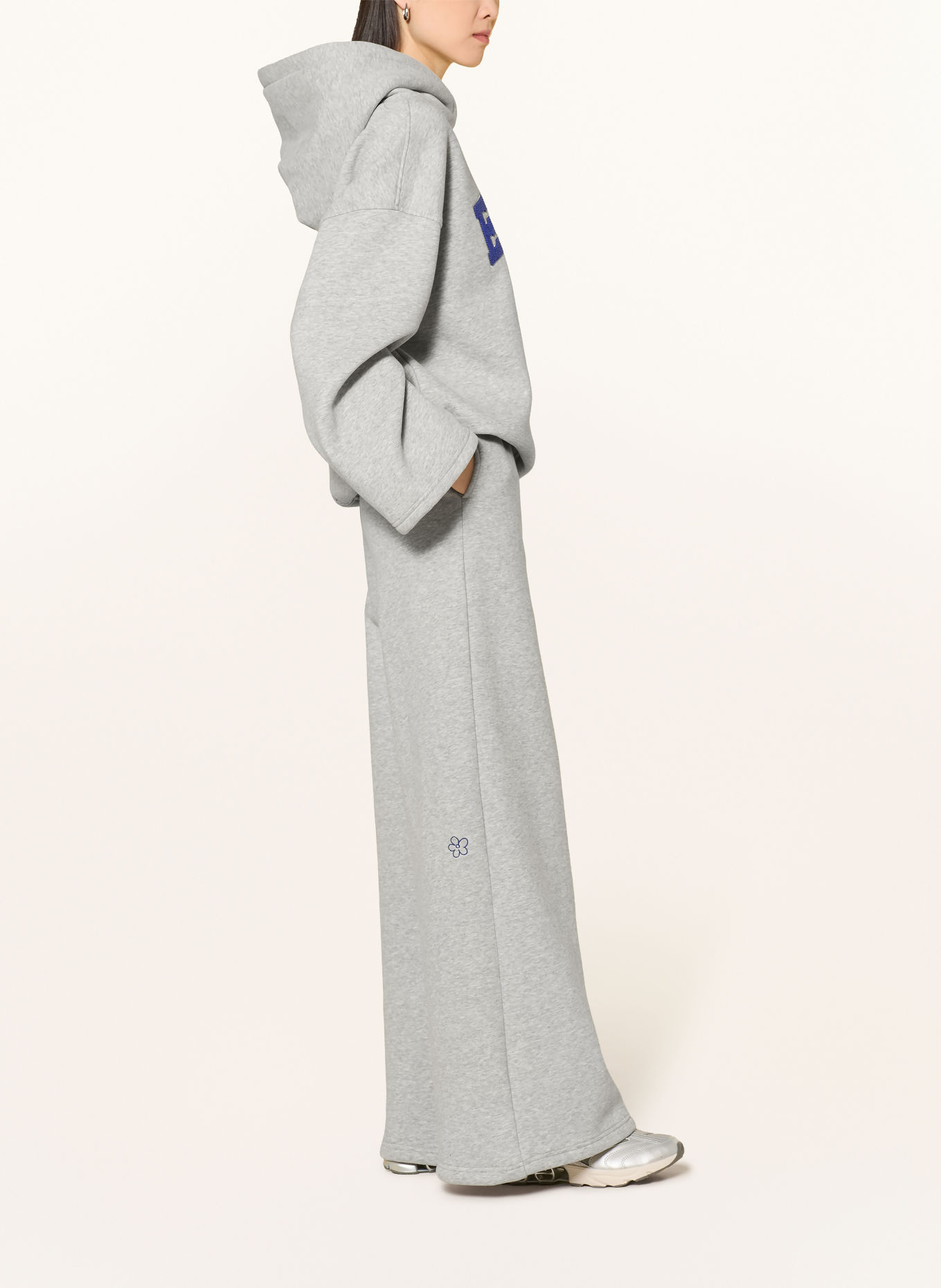 ELIAS RUMELIS Sweatpants LESEDI: HELLGRAU