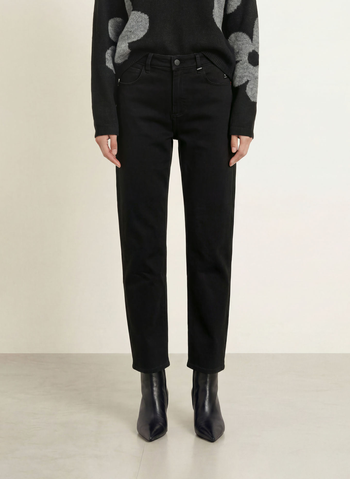 ELIAS RUMELIS Jean barrel YOANA: 1500 rich black