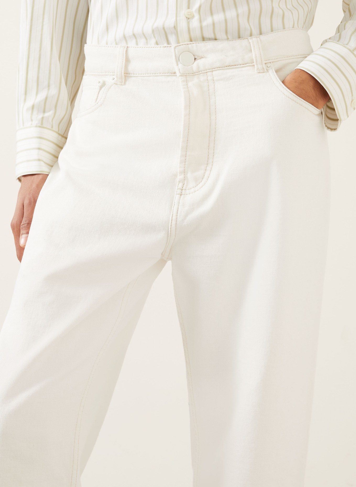AMI PARIS Jeans: 136 BLANC CREME