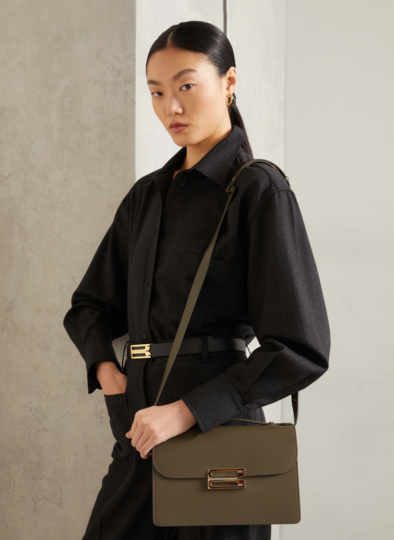VICTORIA BECKHAM DORIAN MEDIUM Handbag: TAUPE / GOLD