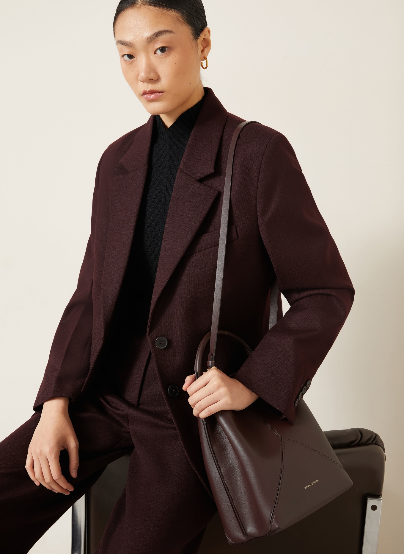 VICTORIA BECKHAM Vaková kabelka: TMAVĚ ČERVENÁ