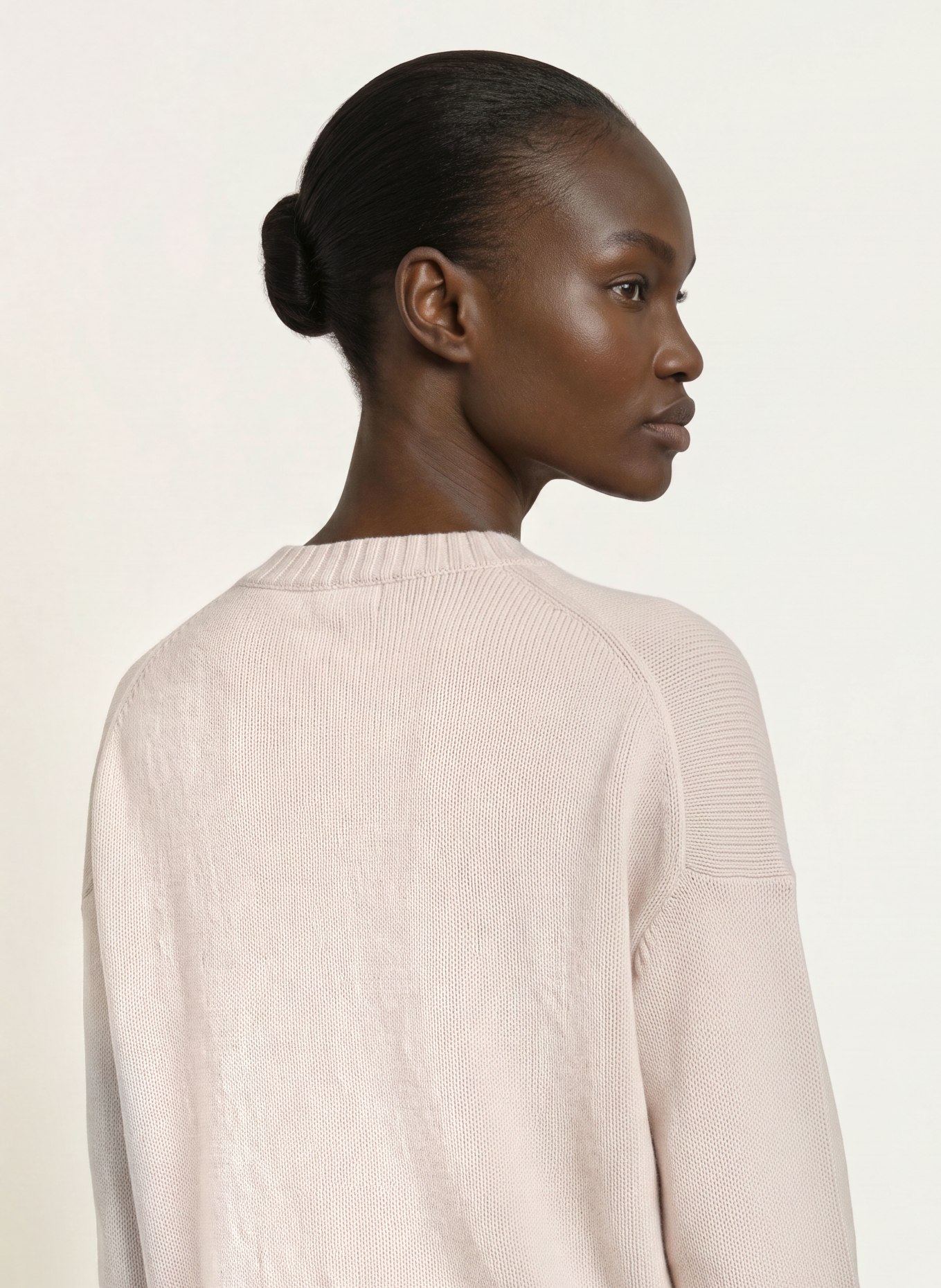 ALLUDE Cashmere Sweater: BEIGE