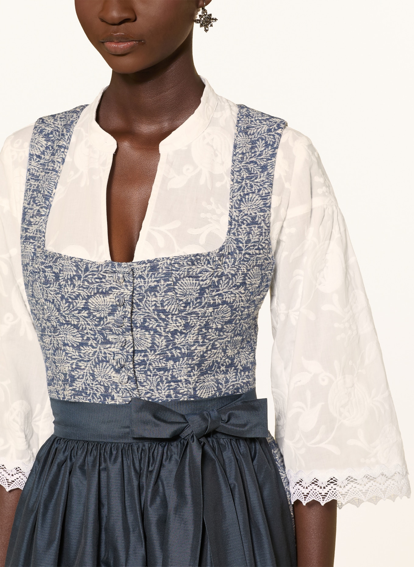SPORTALM Dirndlbluse mit 3/4-Arm und Spitze: WEISS