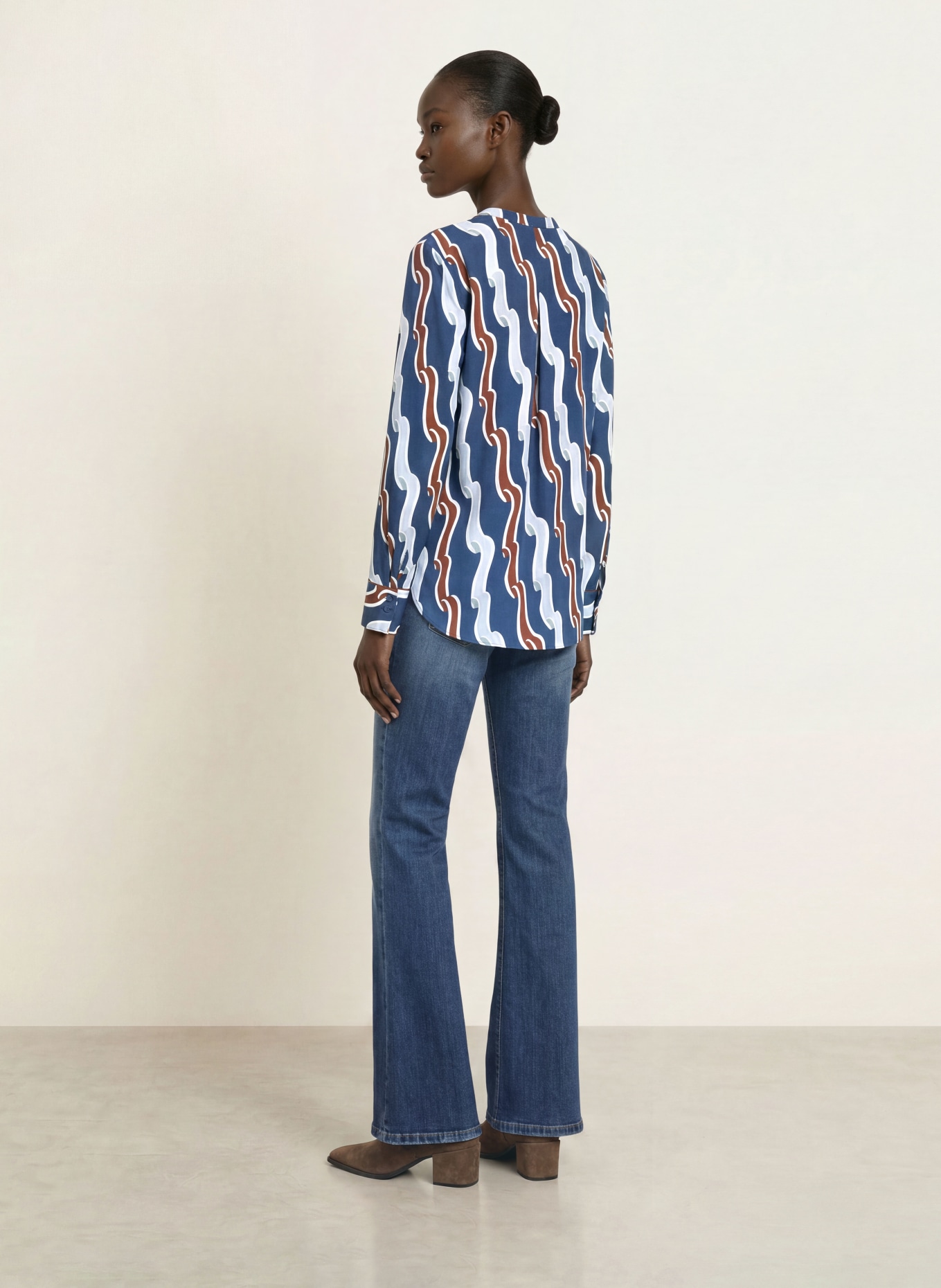 HERZENS Shirt blouse with silk: BLUE / DARK BROWN / GRAY