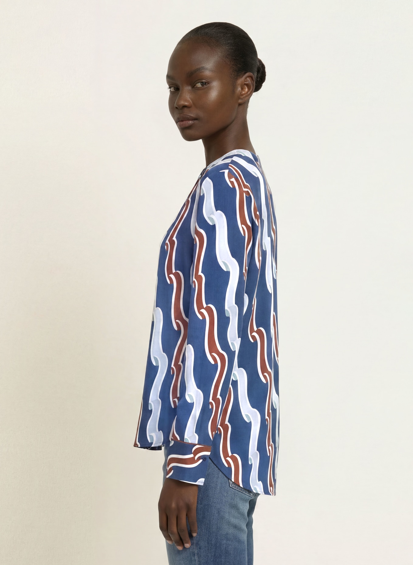 HERZENS Shirt blouse with silk: BLUE / DARK BROWN / GRAY