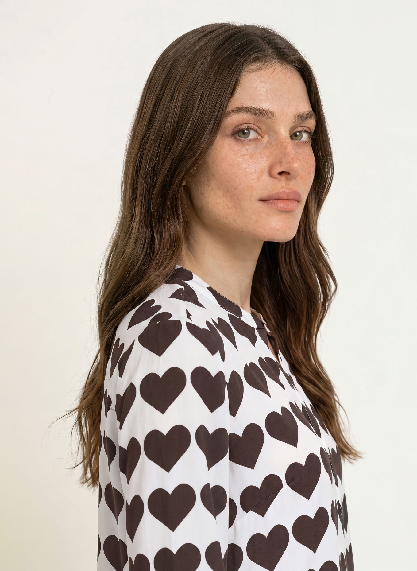 HERZENS Blusenshirt mit Seide: ECRU / DUNKELBRAUN