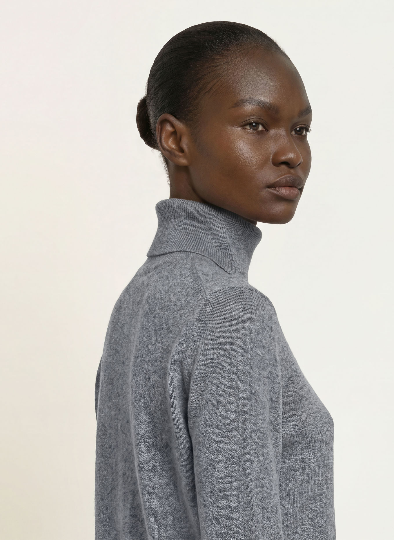 (THE MERCER) N.Y. Pull à col roulé en cachemire: GRIS