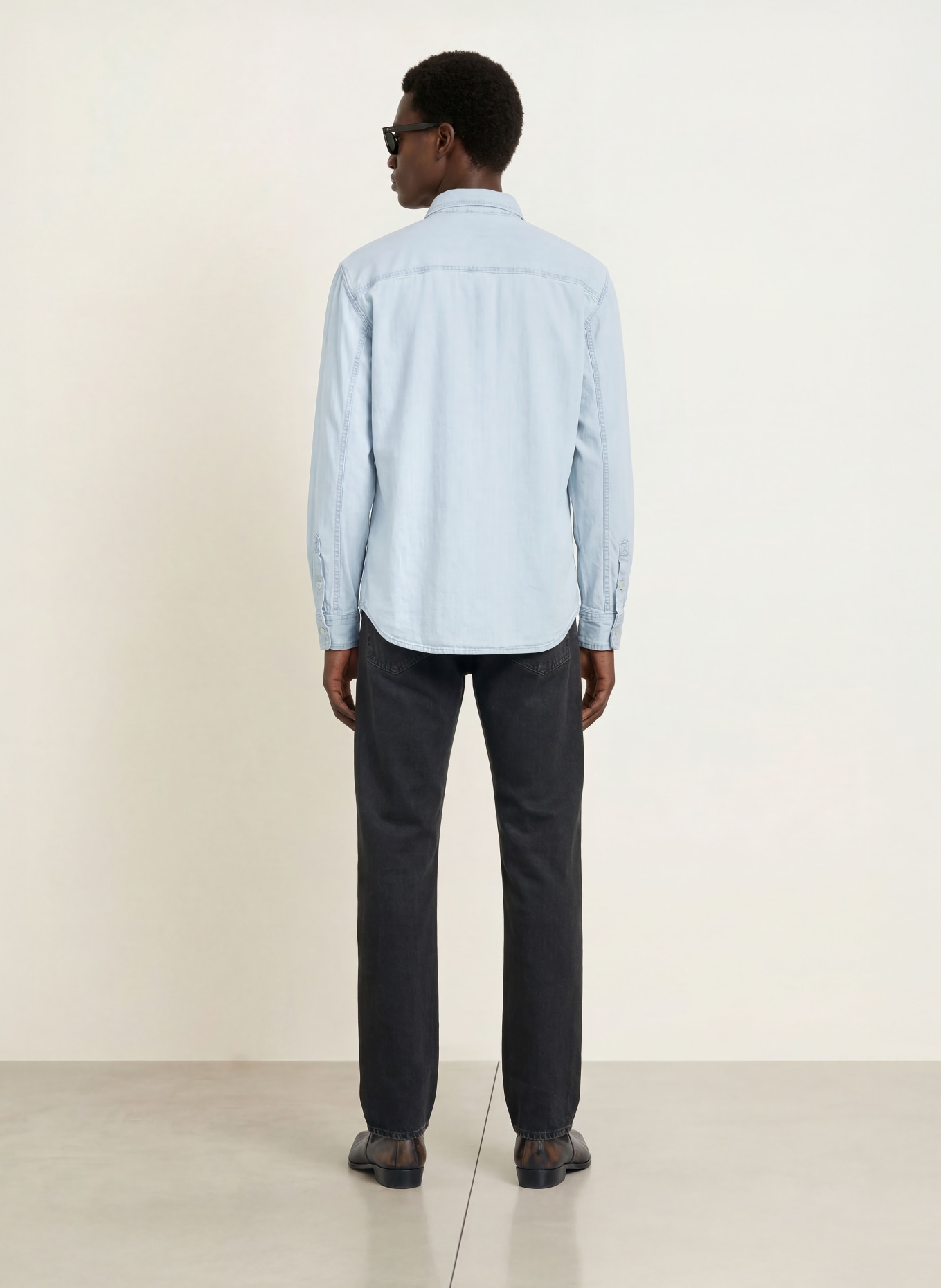 Levi's® Comfort Fit Denim Shirt: LIGHT BLUE