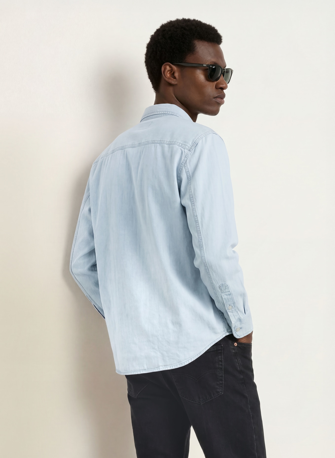 Levi's® Comfort Fit Denim Shirt: LIGHT BLUE