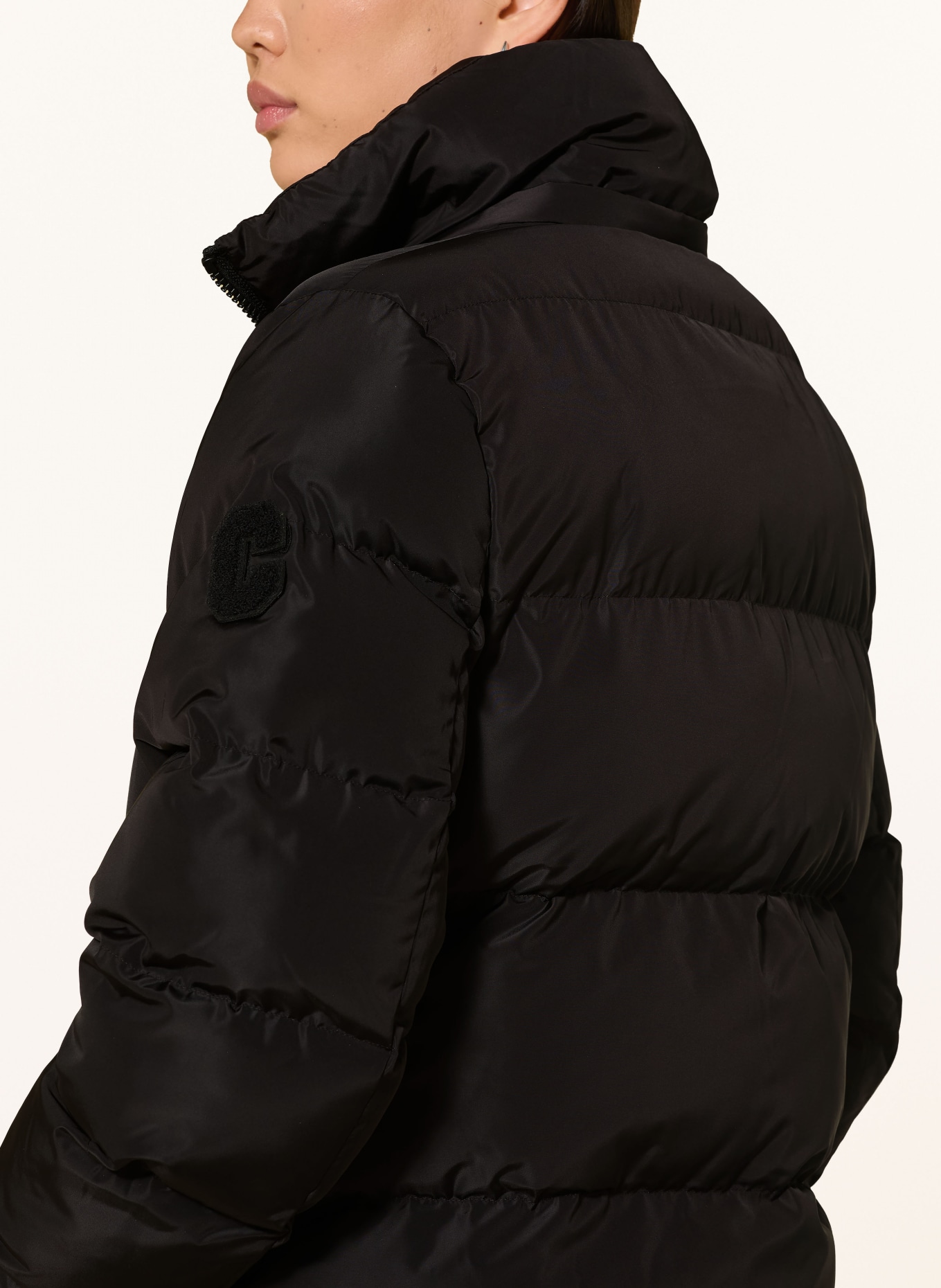 No.1 Como Manteau matelassé ISCHGL avec capuche amovible: NOIR