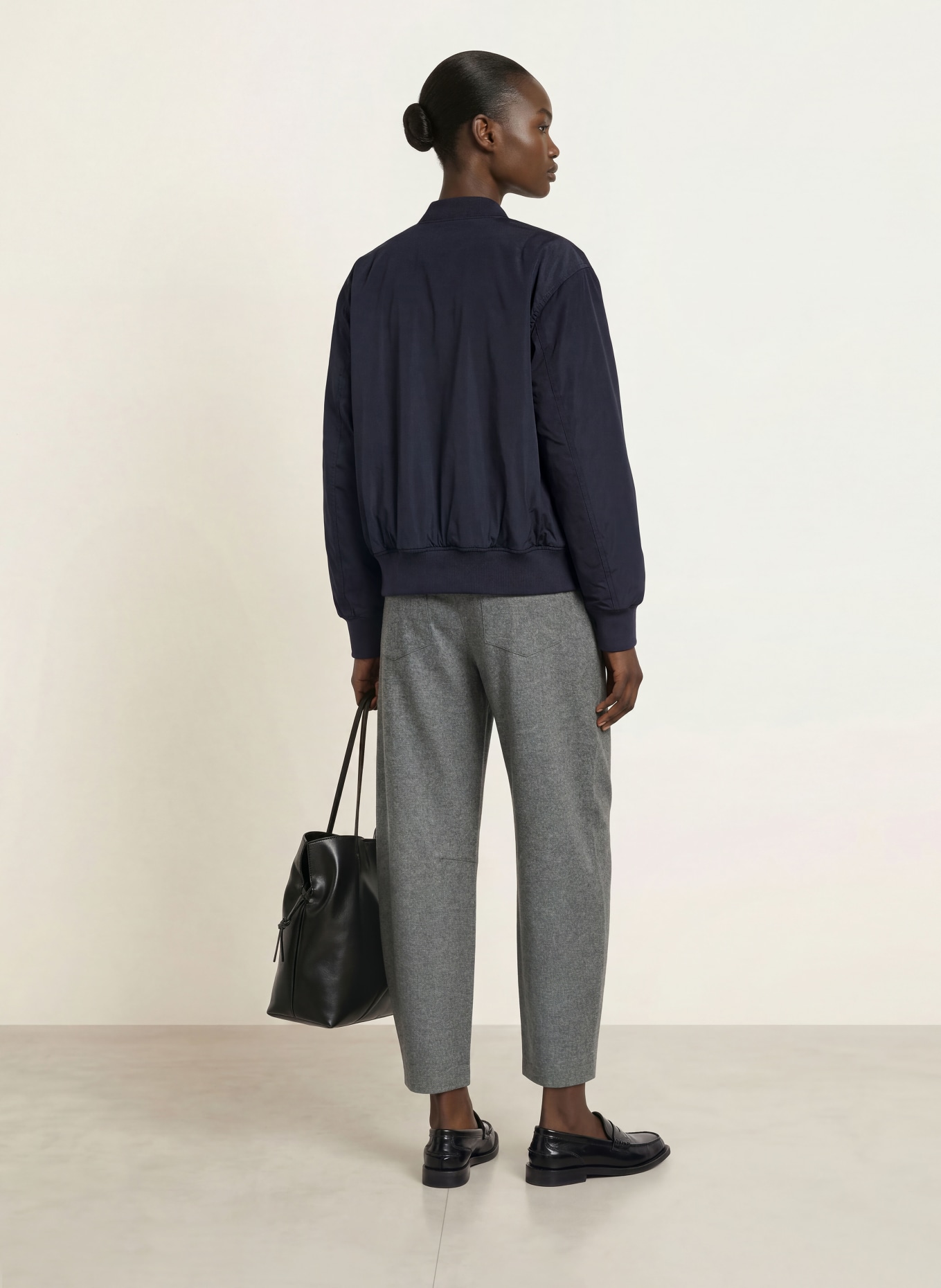 CAMBIO Hose OCTOBER: GRAU