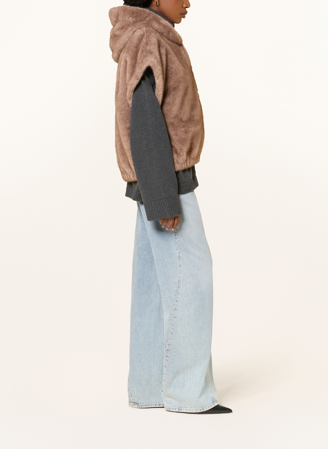 STUDIO AR Omkeerbare bodywarmer van imitatiebont OLENA: TAUPE