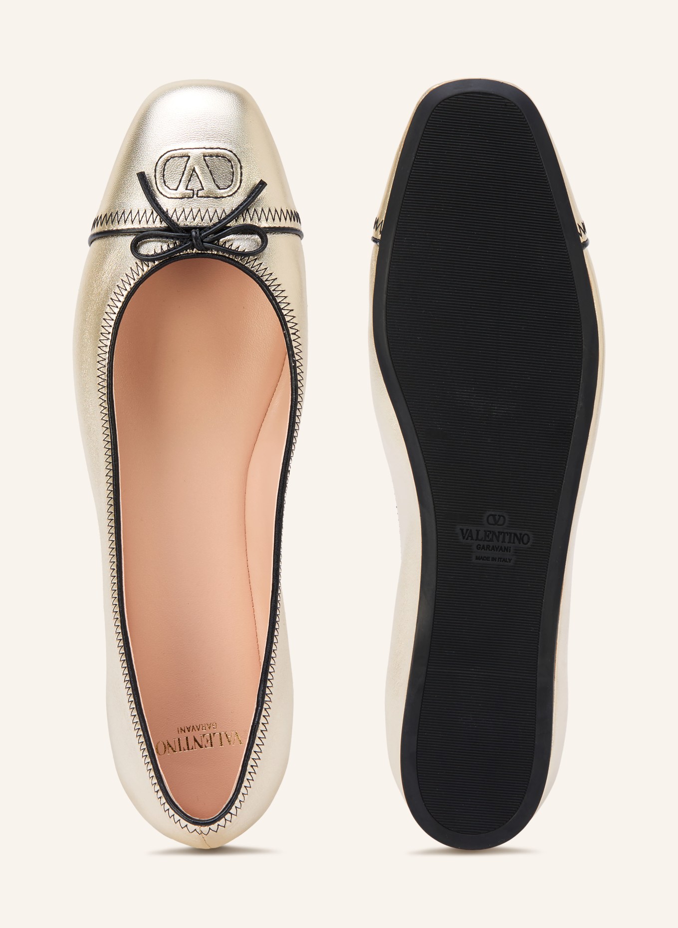 VALENTINO GARAVANI VLOGO SIGNATURE Ballerinas: GOLD / BLACK