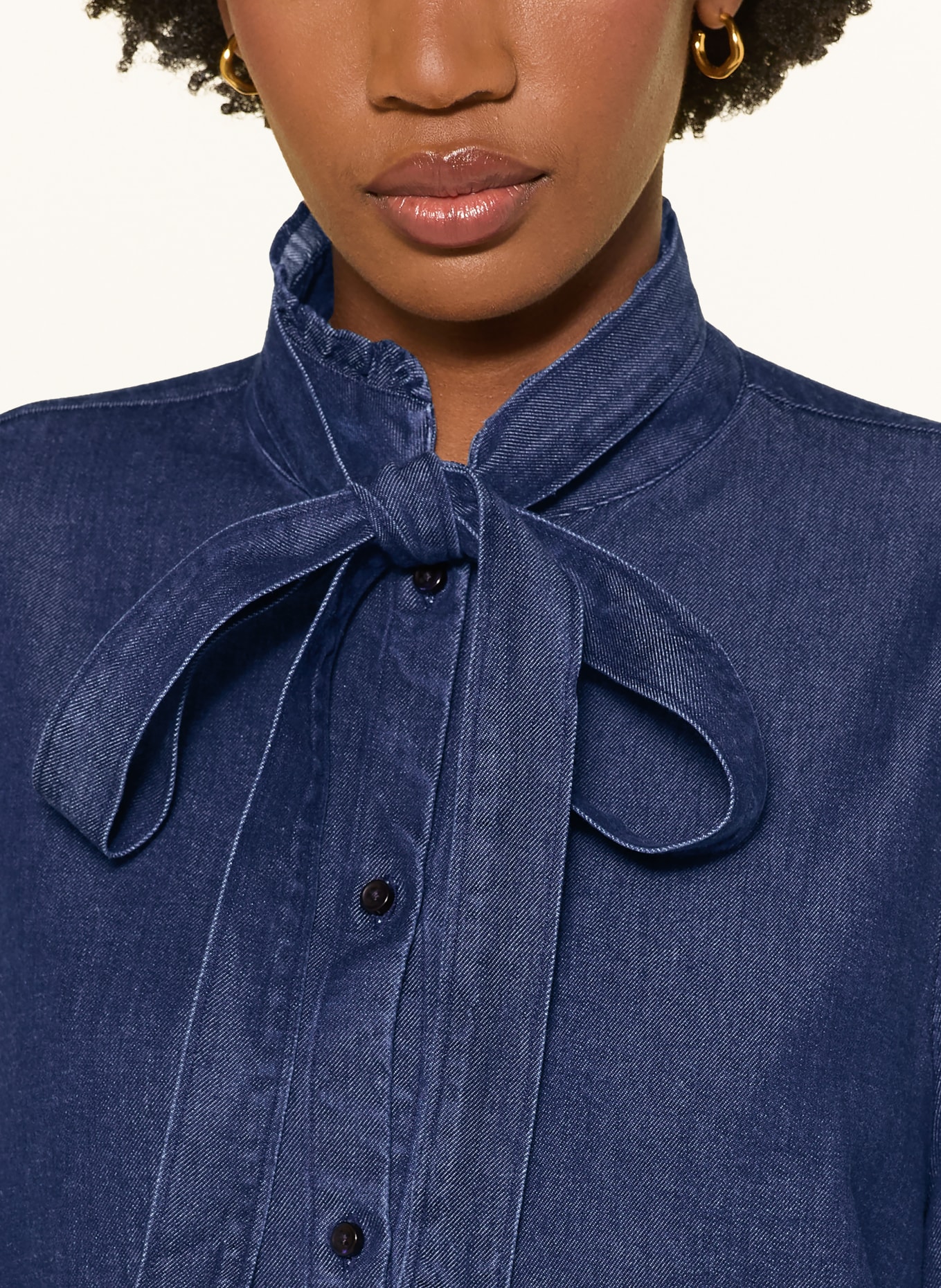 Soluzione Strikblouse met strik in jeanslook: DONKERBLAUW