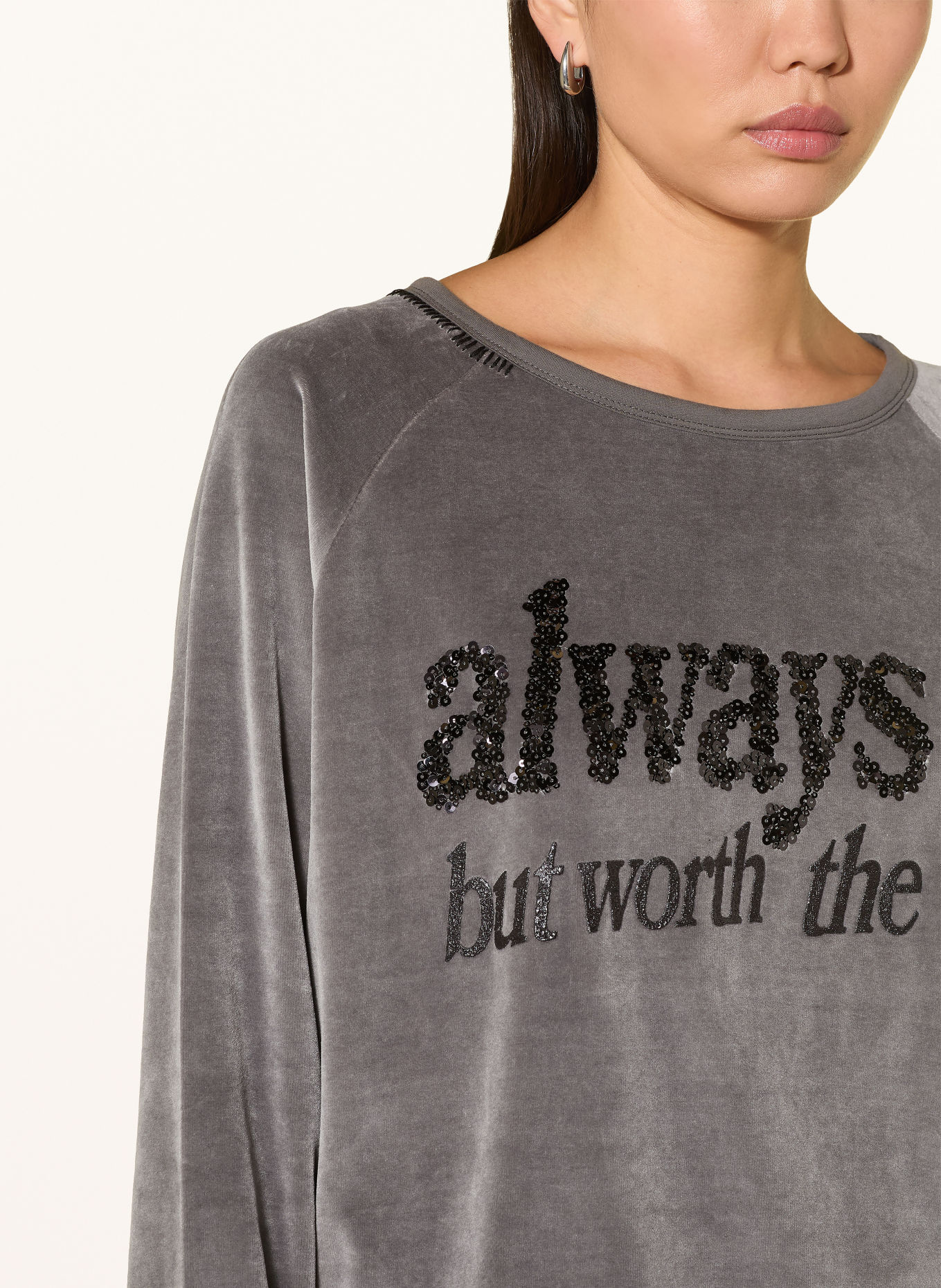 Grace Nickishirt ALWAYS LATE met pailletten: DONKERGRIJS / ZWART