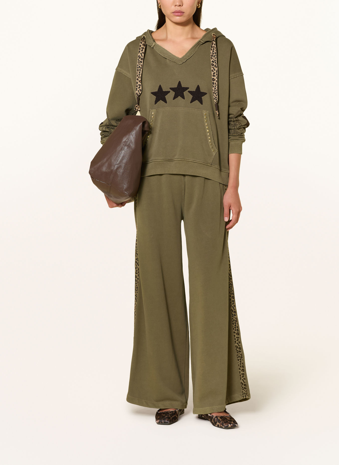 Grace Sweatpant met studs en galonstrepen: OLIJF / GOUD / BRUIN