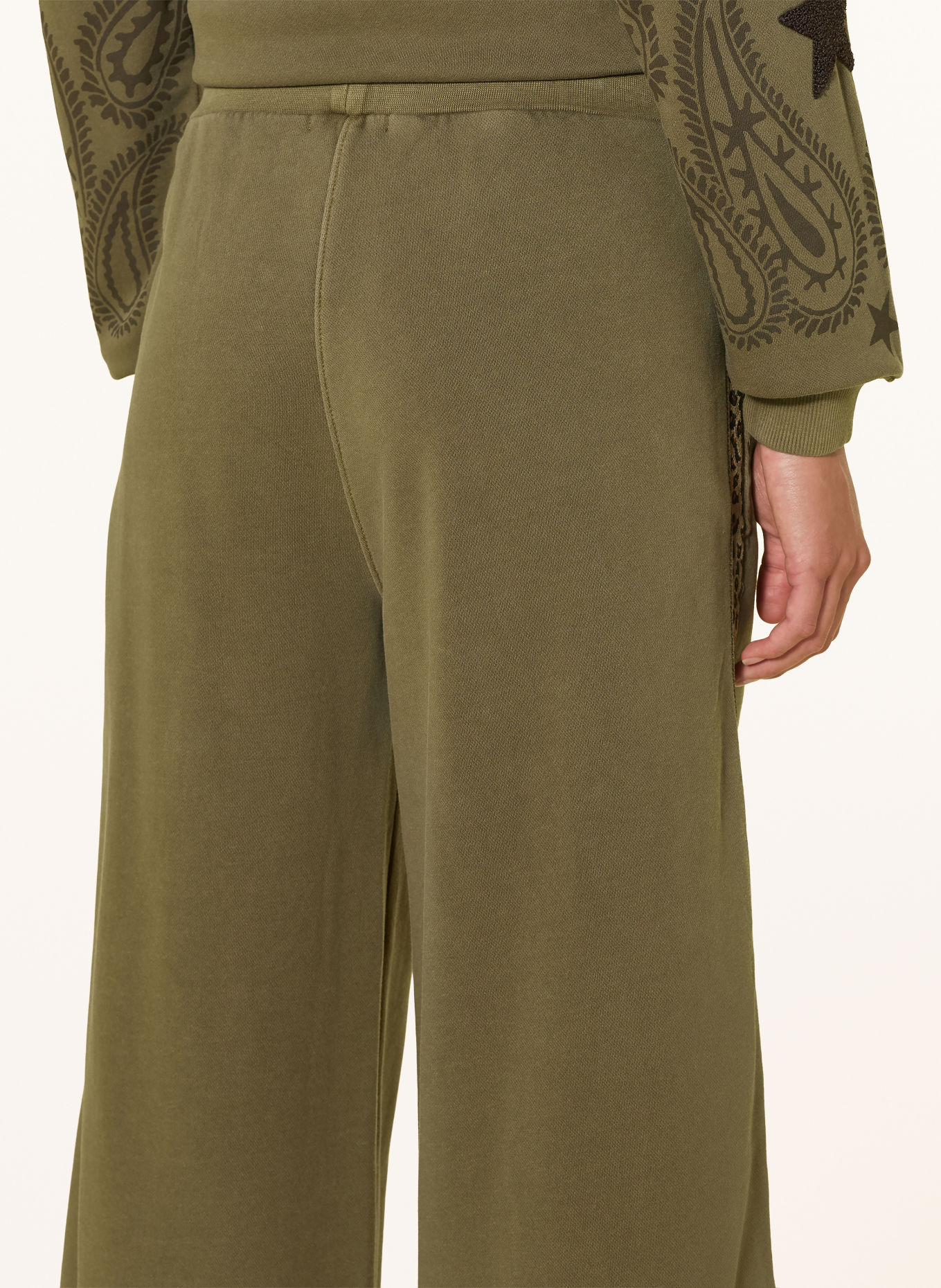 Grace Sweatpant met studs en galonstrepen: OLIJF / GOUD / BRUIN