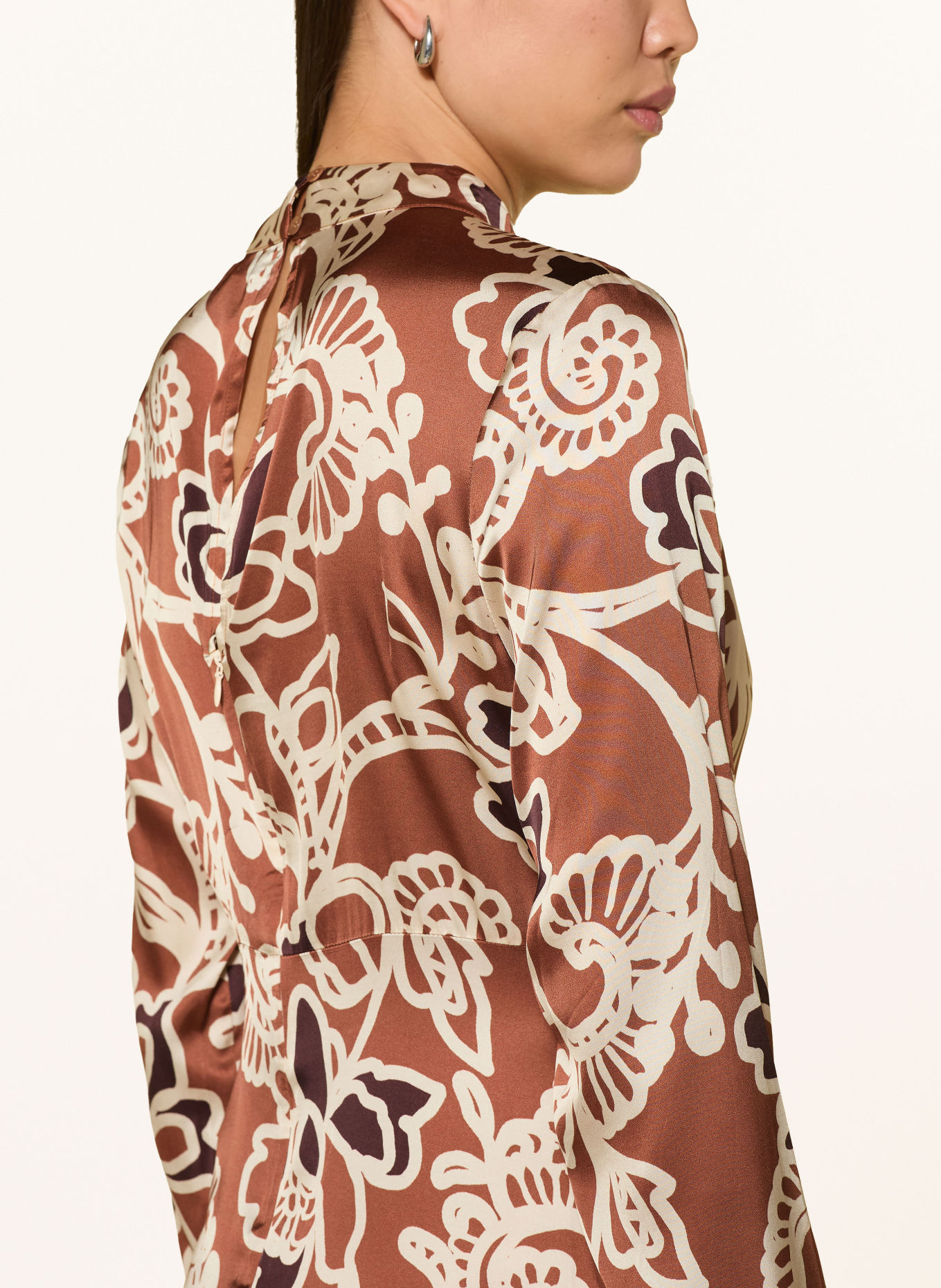 Grace Satijnen jurk FLORA: BRUIN / MARRON FONCÉ / ECRU