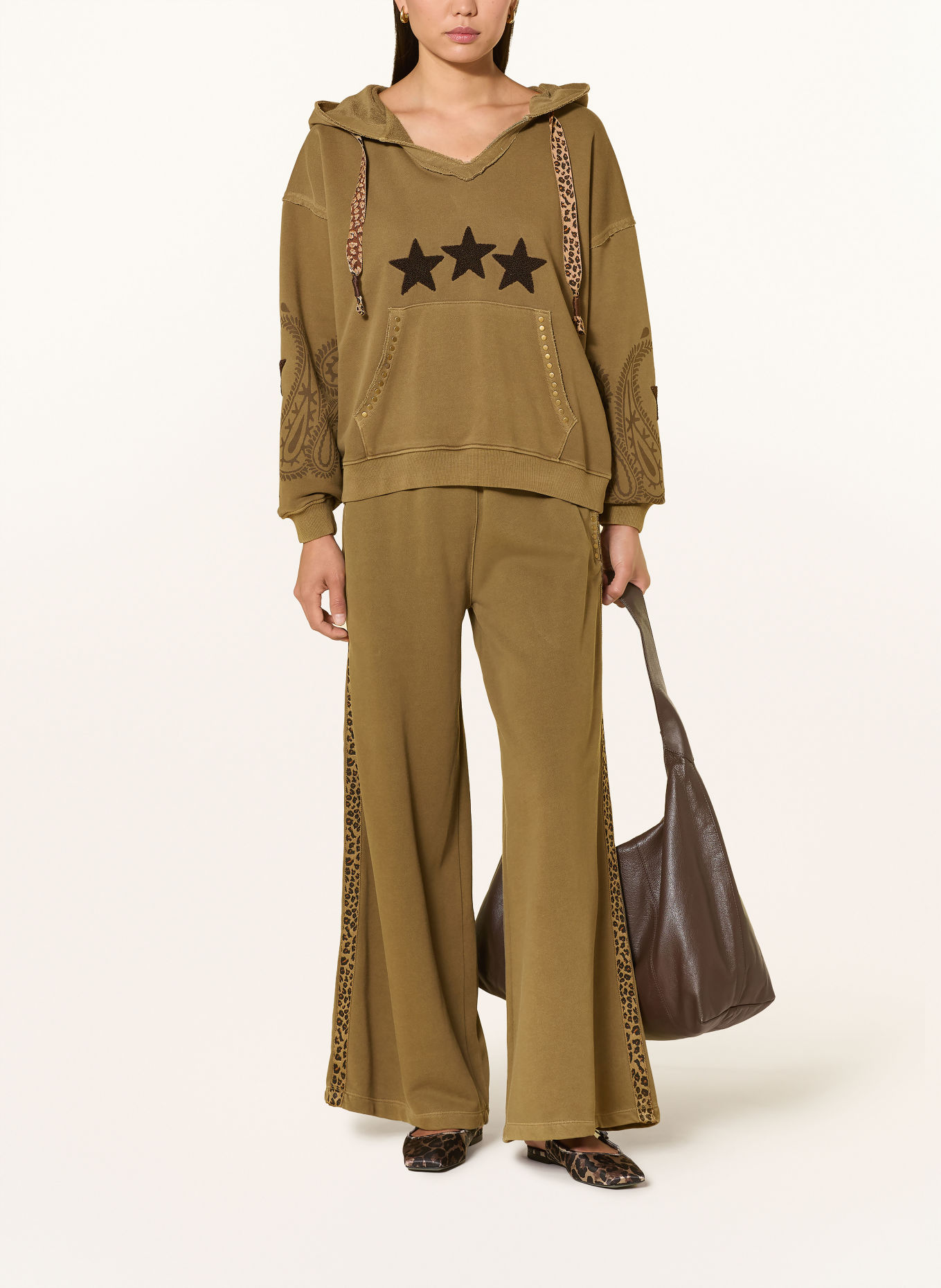 Grace Hoodie met studs: OLIJF / GOUD / MARRON FONCÉ