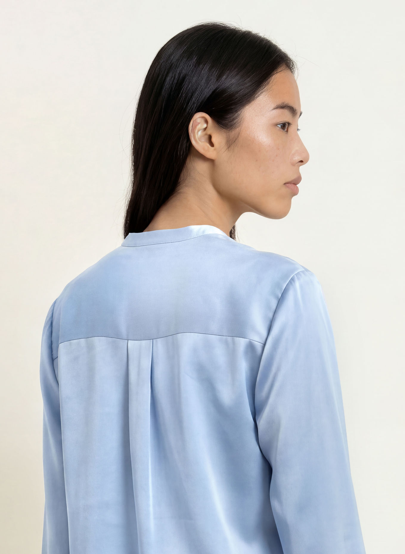 s.Oliver BLACK LABEL Blusenshirt aus Satin: HELLBLAU
