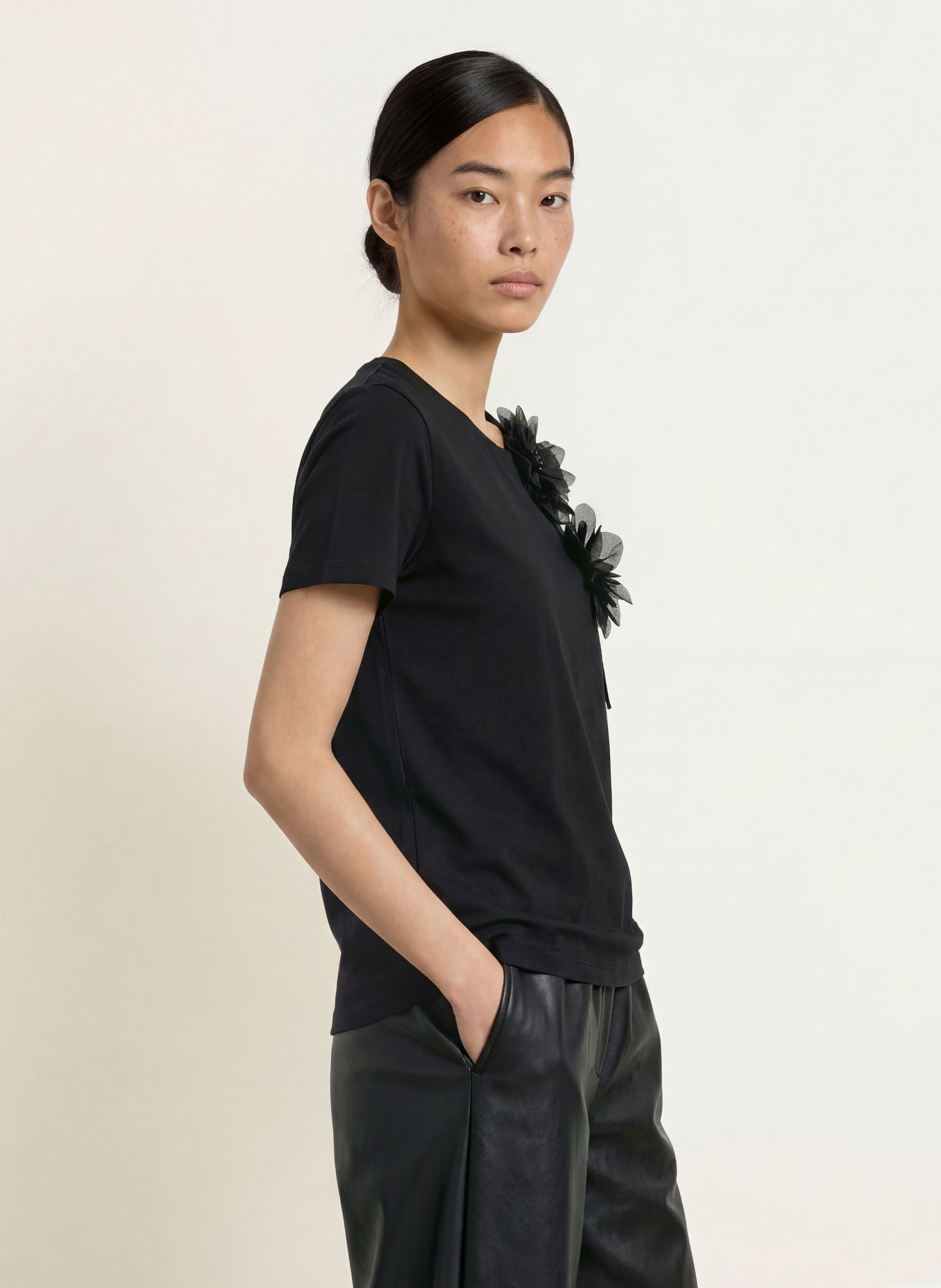 s.Oliver BLACK LABEL T-Shirt mit Schmucksteinen: SCHWARZ