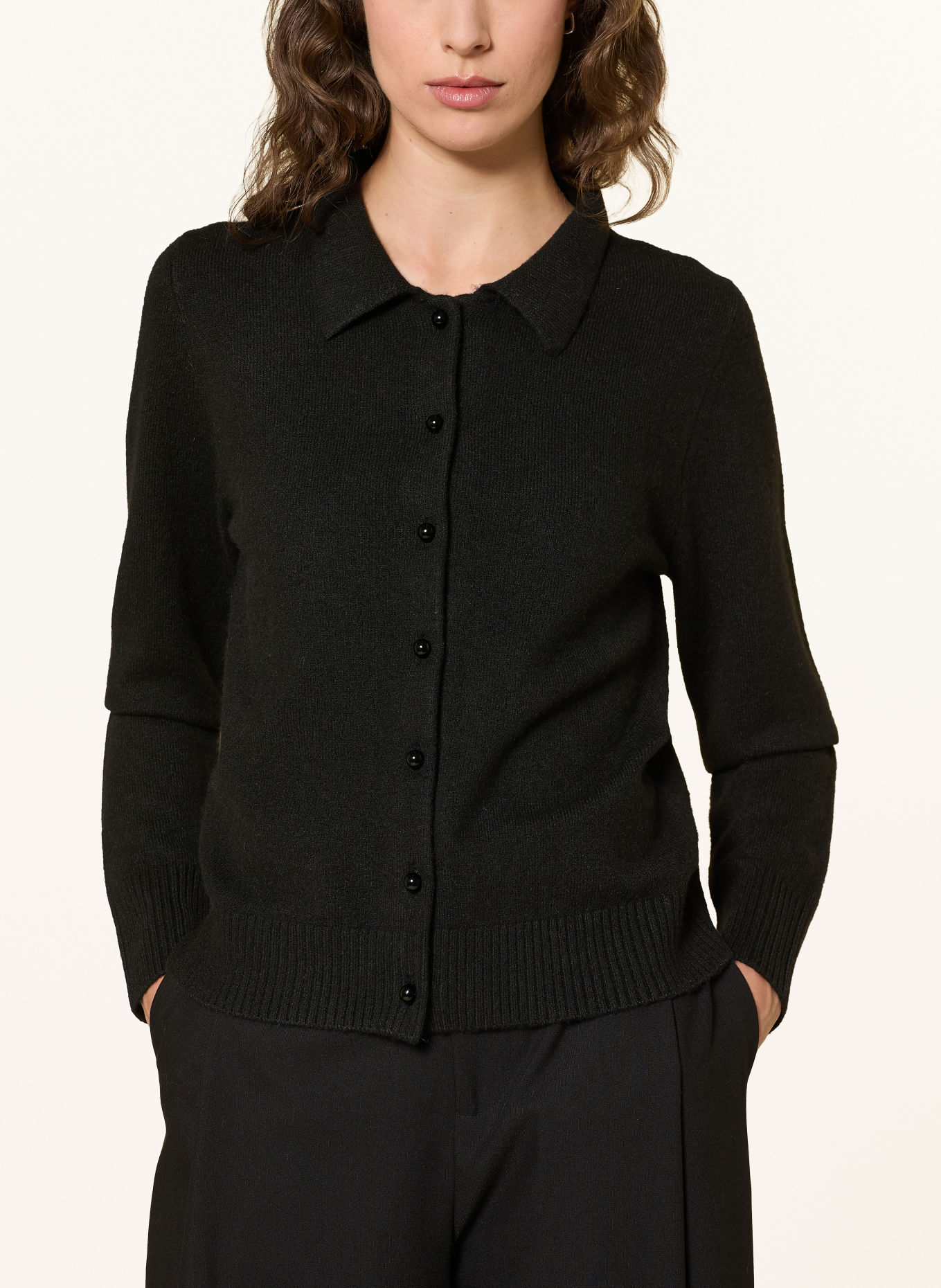 s.Oliver BLACK LABEL Strickjacke mit abnehmbarem Kunstfell-Kragen: SCHWARZ / DUNKELBRAUN / BEIGE