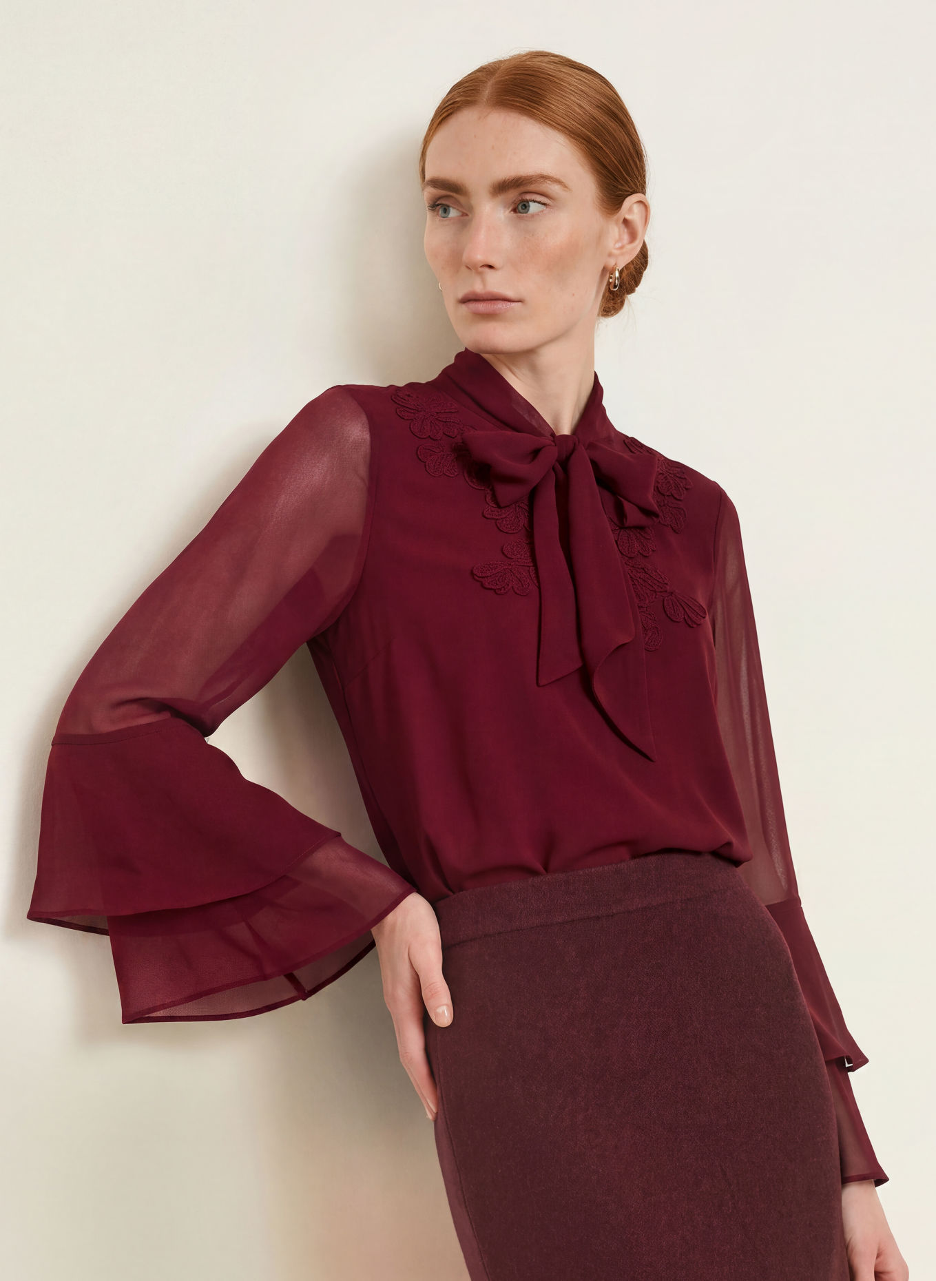 s.Oliver BLACK LABEL Schluppenbluse mit Volants: DUNKELROT