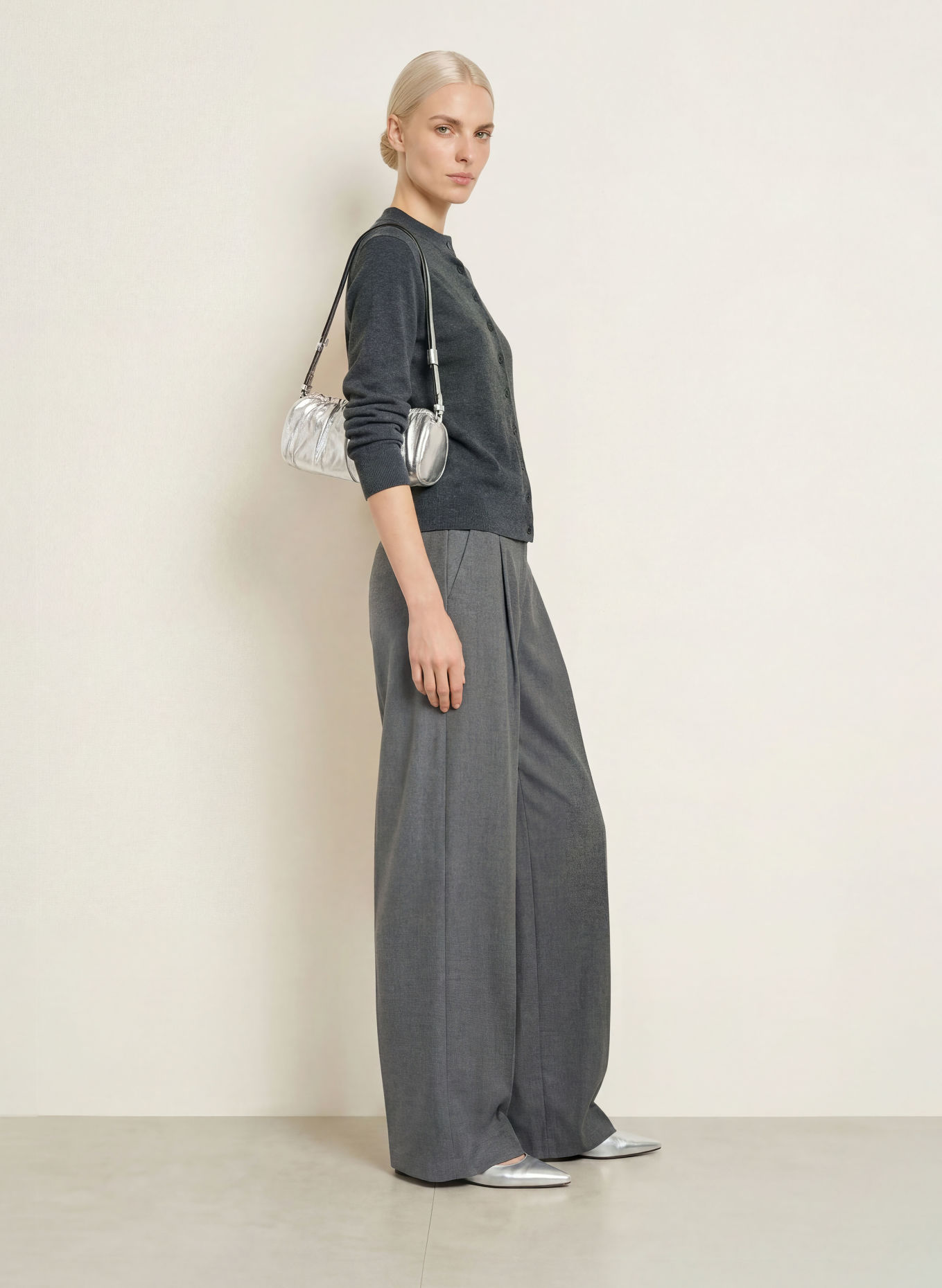 s.Oliver BLACK LABEL Strickjacke mit Pailletten: GRAU