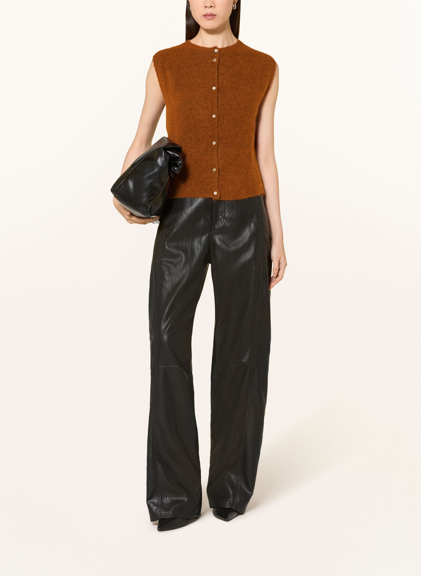 darling harbour Knitted vest with alpaca: COGNAC